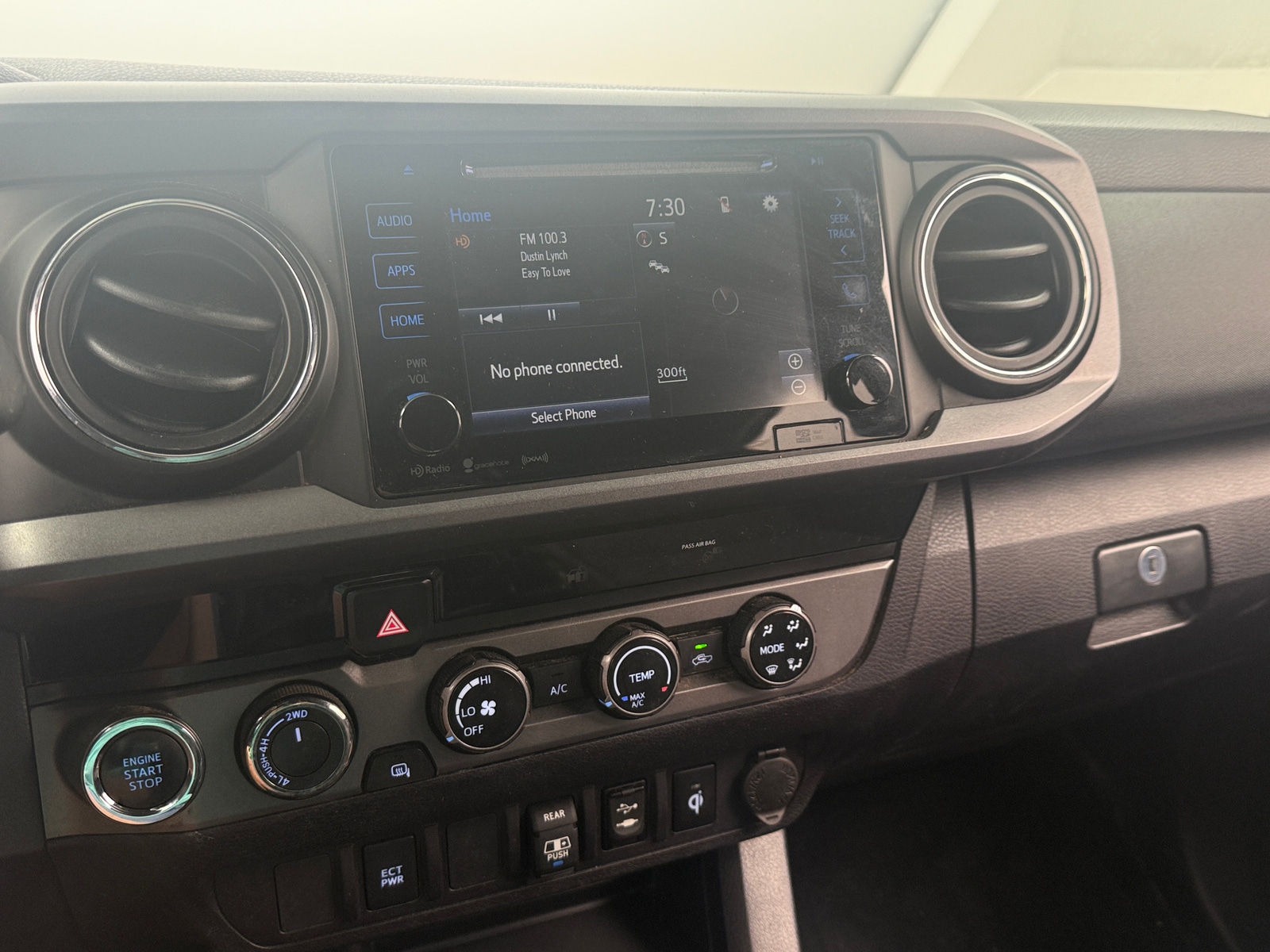 Thumbnail: 2018 Toyota Tacoma - 4