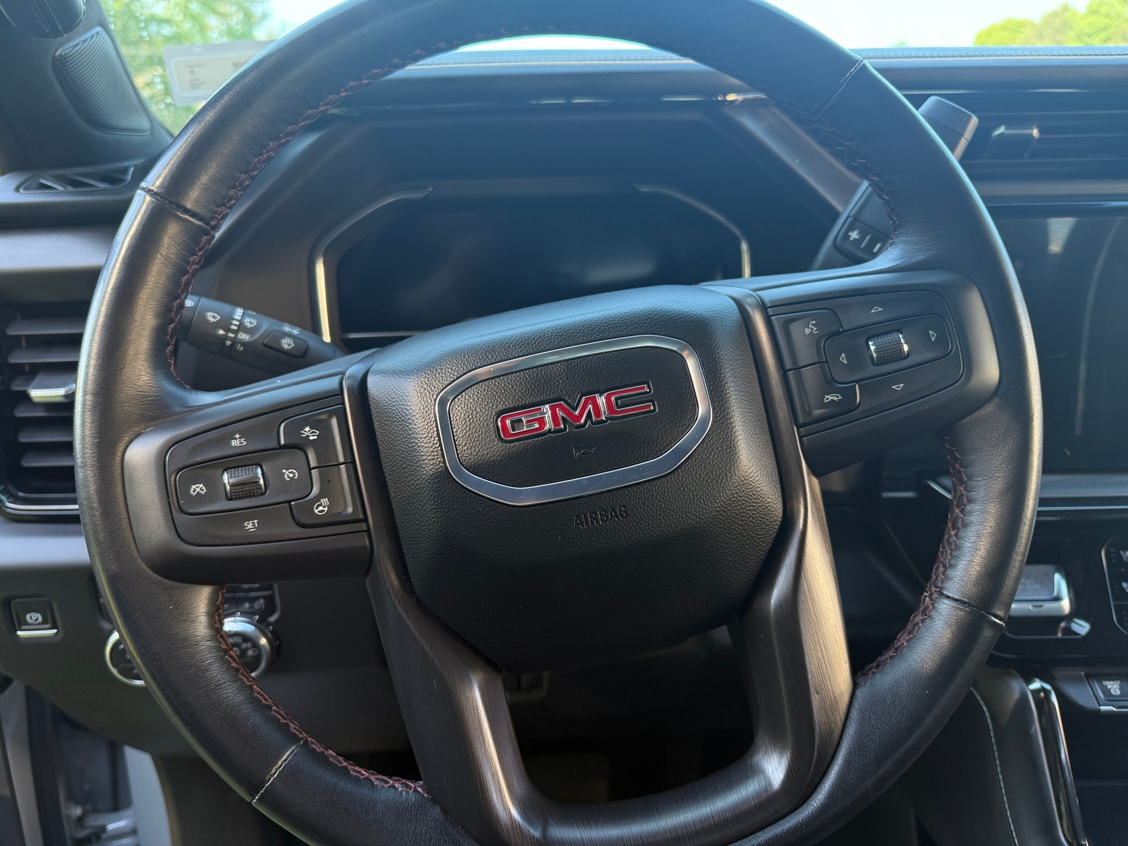 Thumbnail: 2025 GMC Sierra 2500 - 4