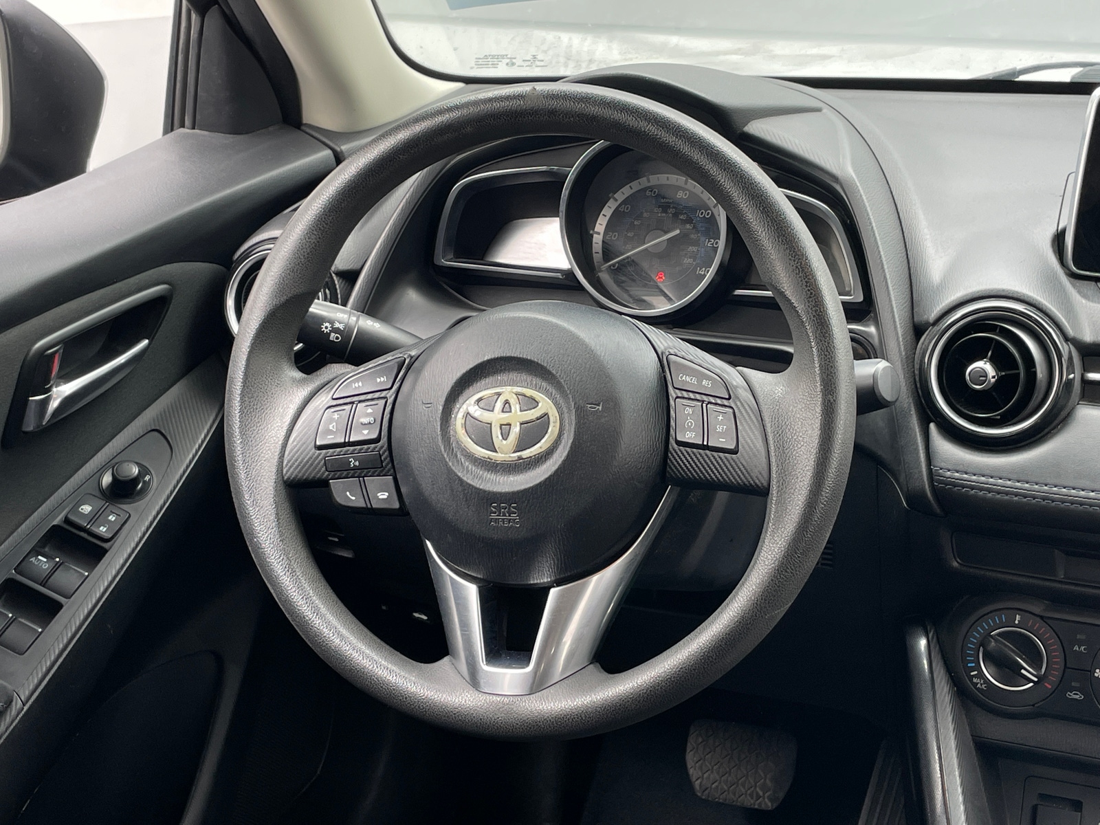 Thumbnail: 2017 Toyota Yaris iA - 5