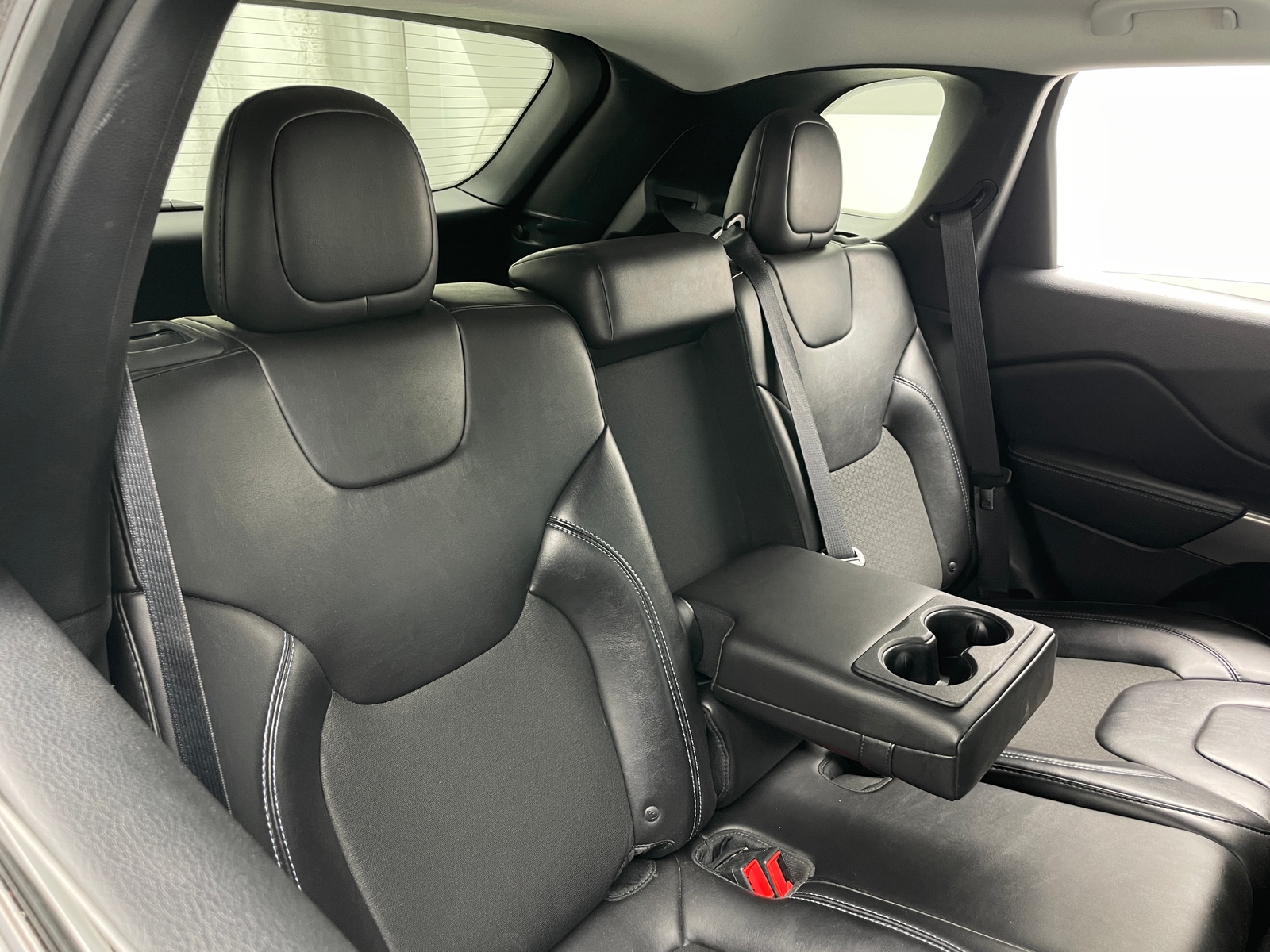 Thumbnail: 2019 Jeep Cherokee - 6