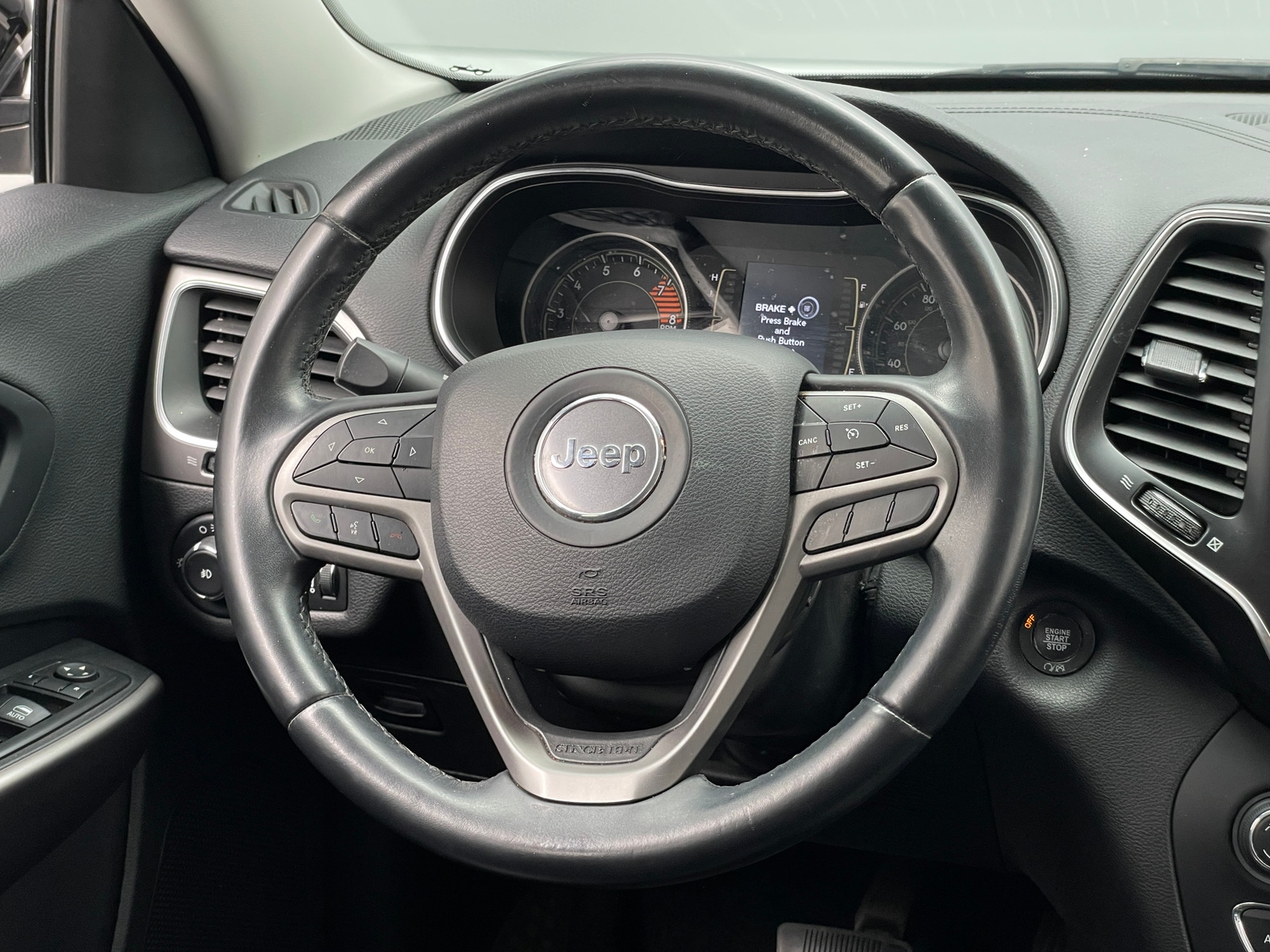 Thumbnail: 2019 Jeep Cherokee - 5