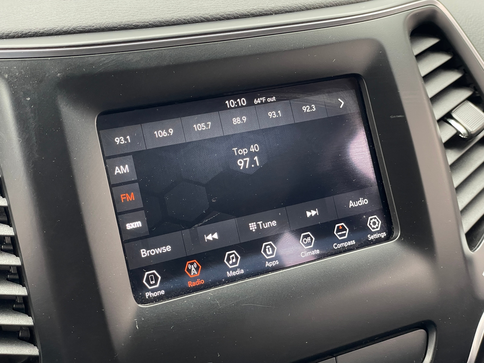 Thumbnail: 2019 Jeep Cherokee - 4