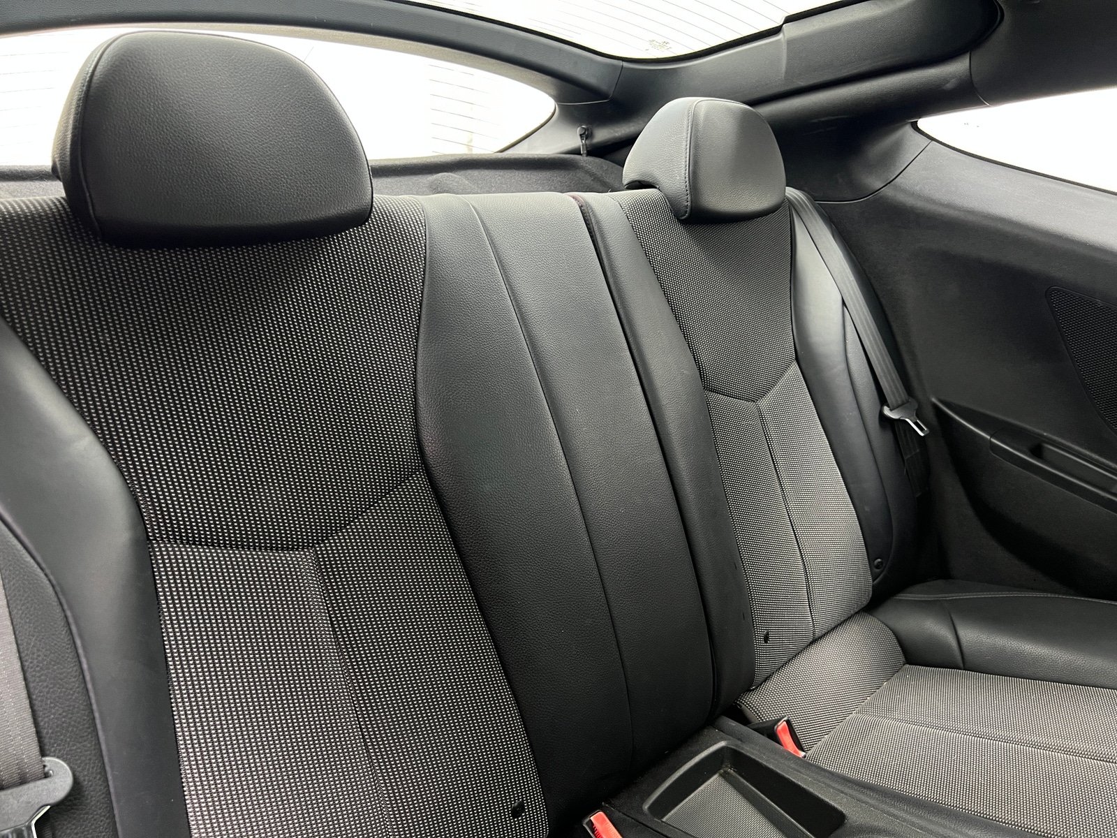 Thumbnail: 2016 Hyundai Veloster - 5