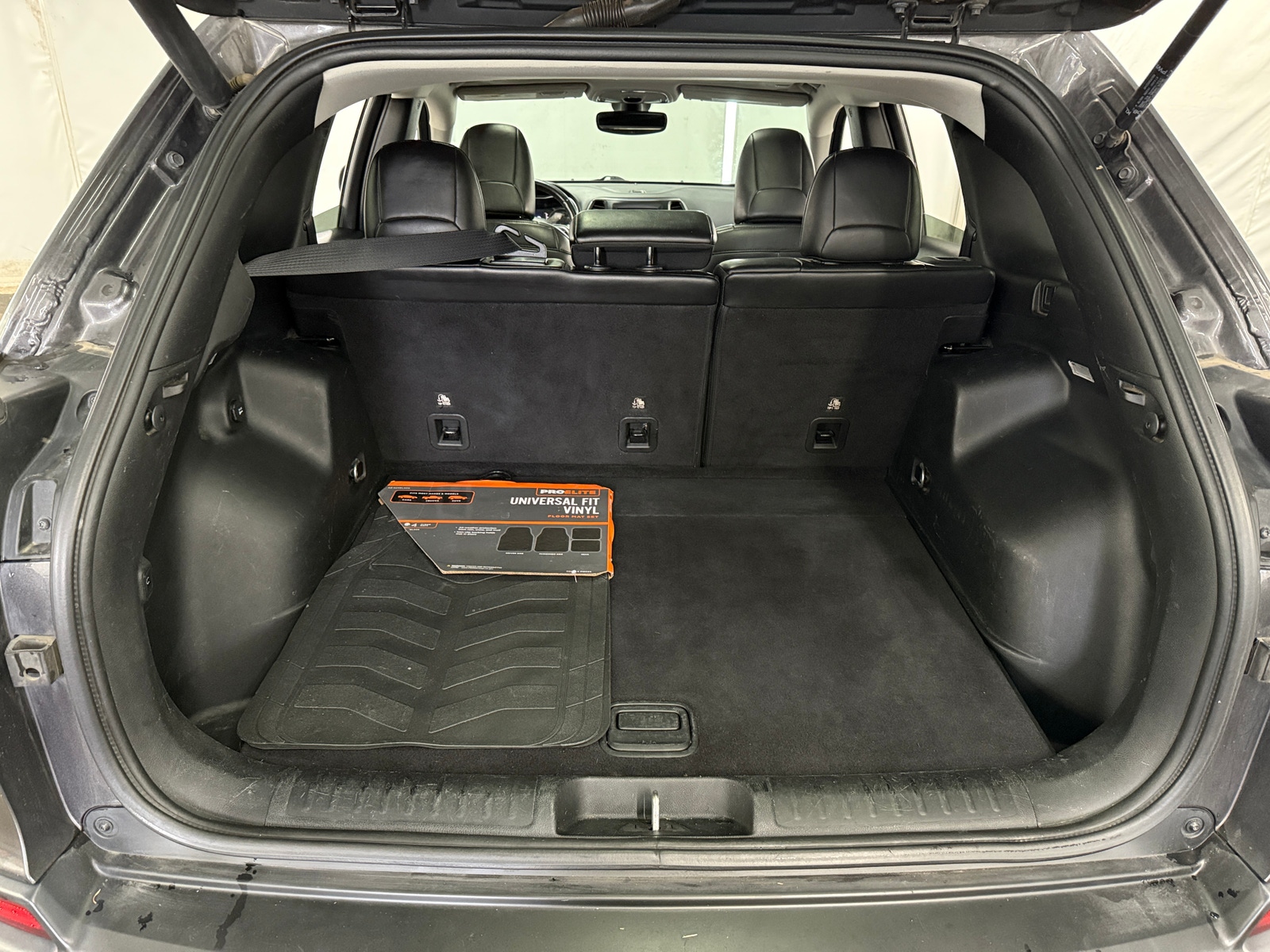 Thumbnail: 2019 Jeep Cherokee - 7