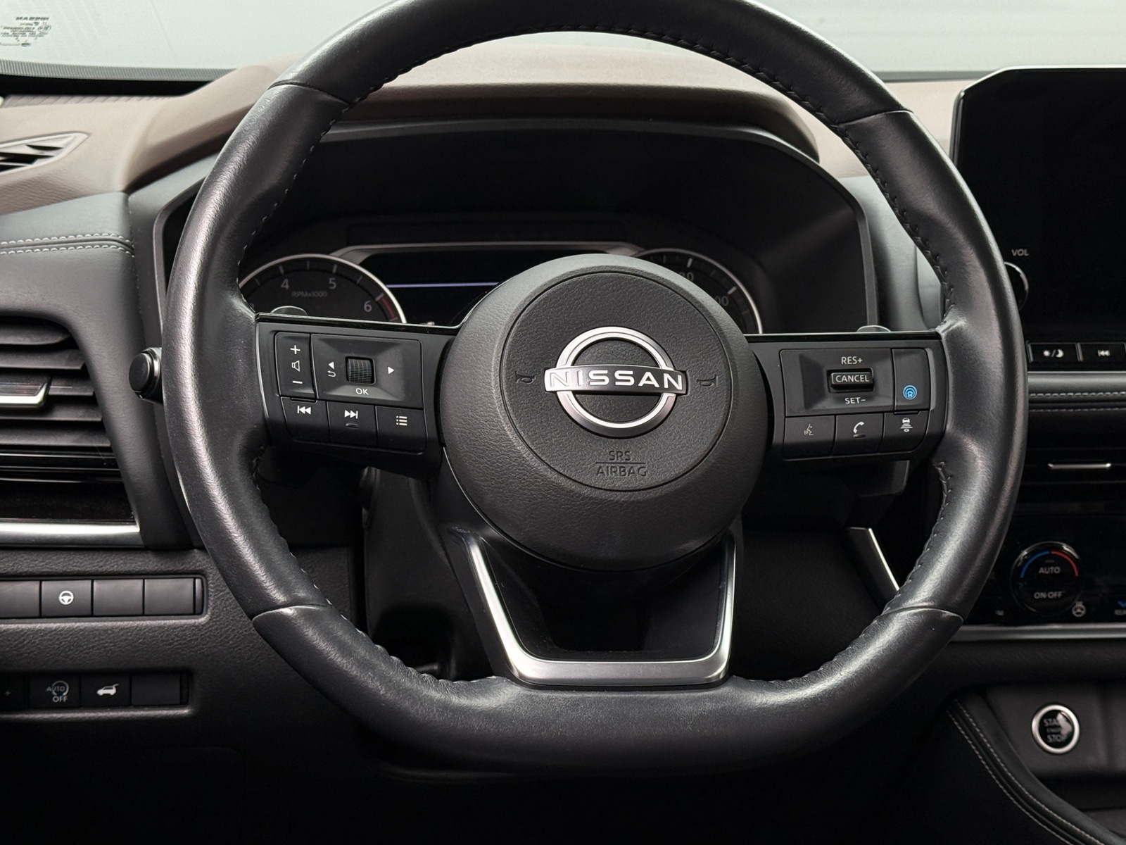 Thumbnail: 2023 Nissan Rogue - 4