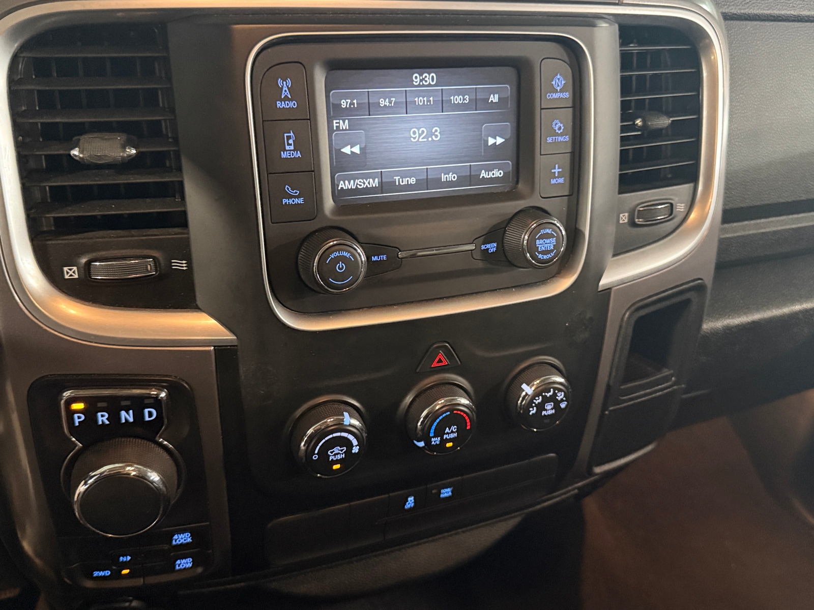 Thumbnail: 2021 RAM 1500 Classic - 4