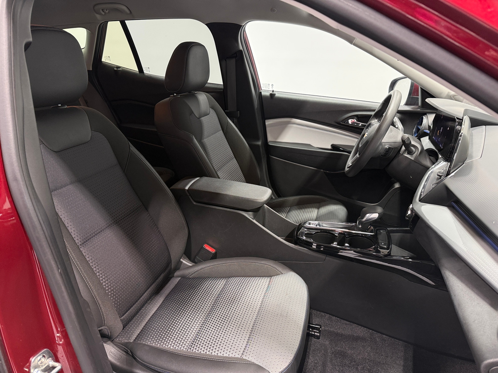 Thumbnail: 2025 Chevrolet Trax - 2