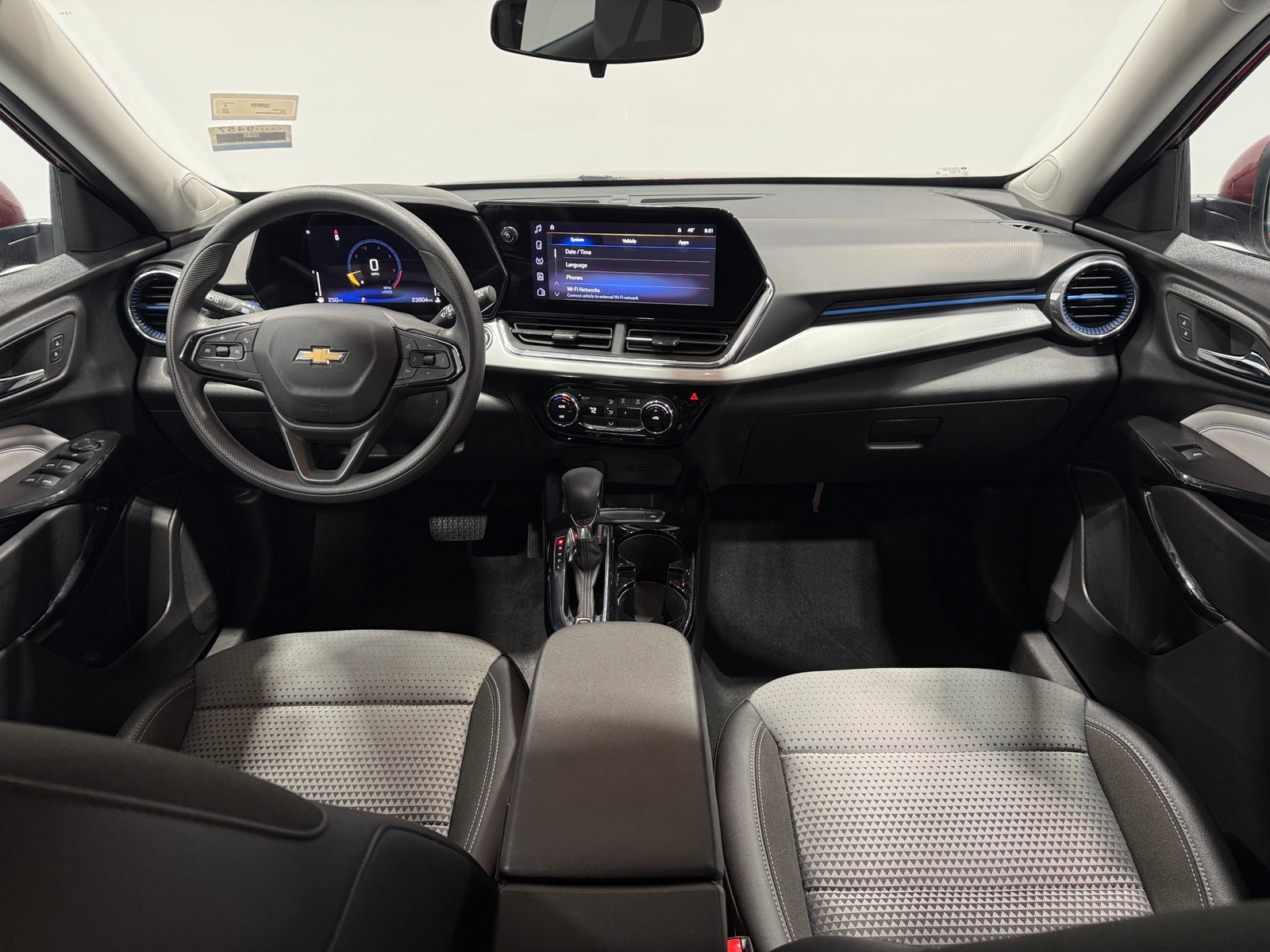 Thumbnail: 2025 Chevrolet Trax - 3