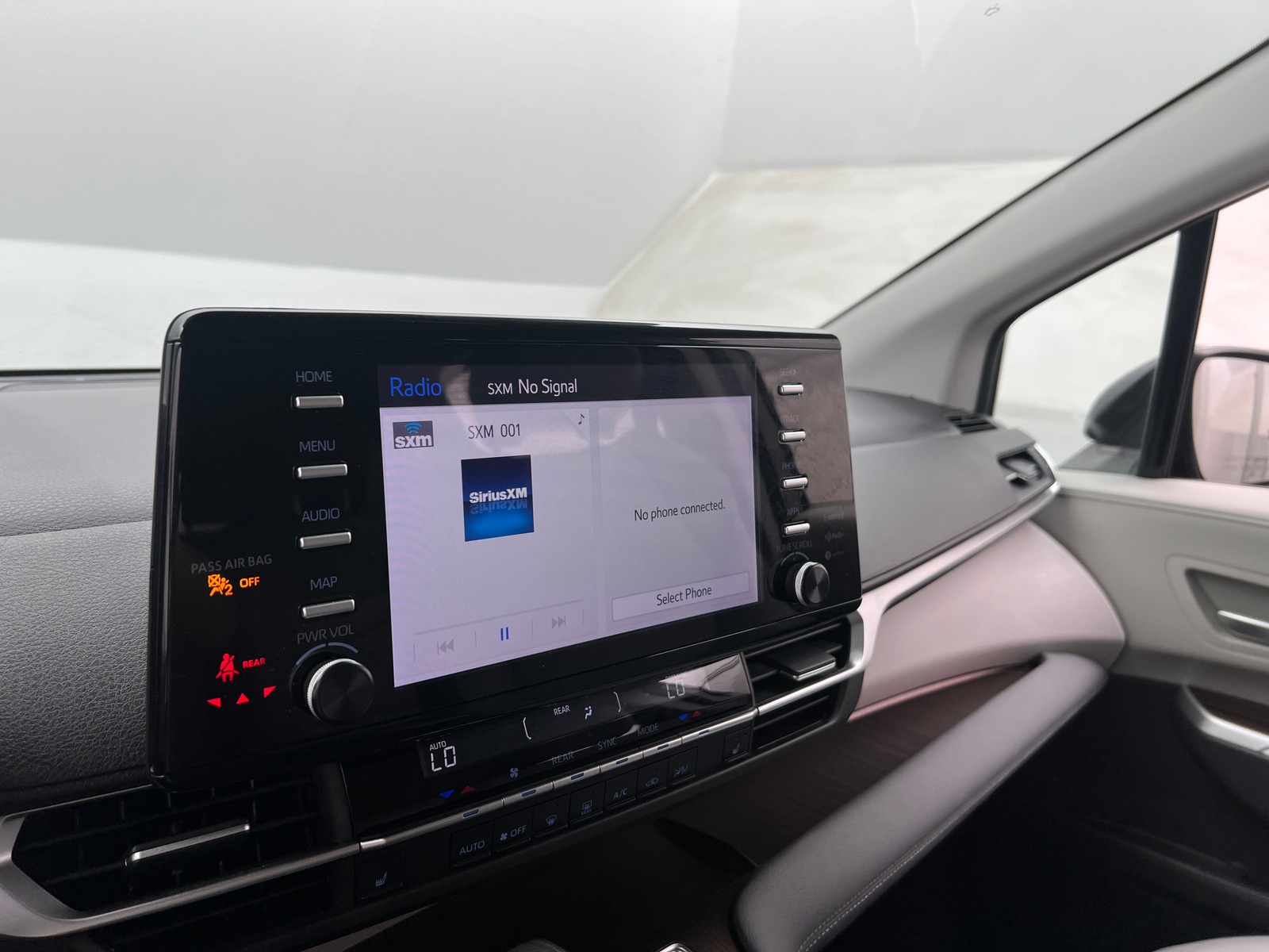 Thumbnail: 2024 Toyota Sienna - 3