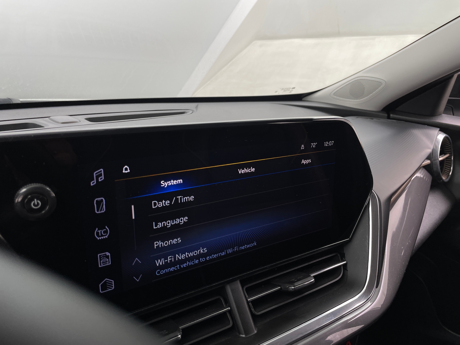 Thumbnail: 2025 Chevrolet Trax - 3