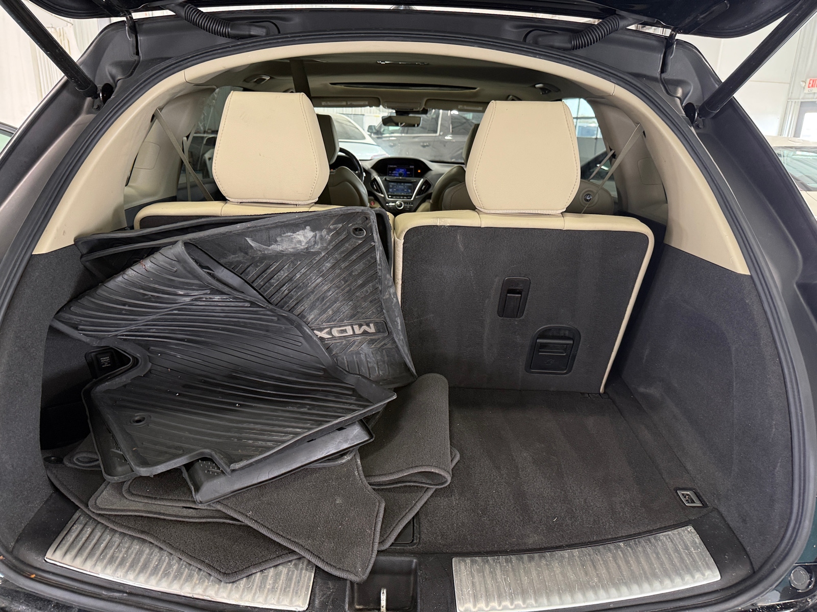 Thumbnail: 2017 Acura MDX - 6