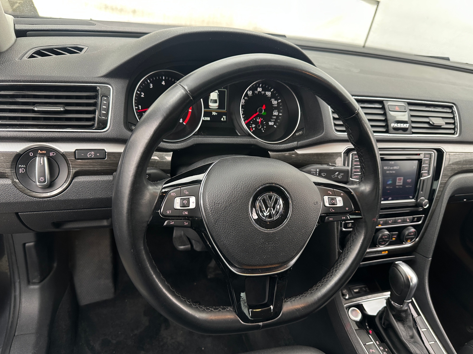 Thumbnail: 2018 Volkswagen Passat - 4