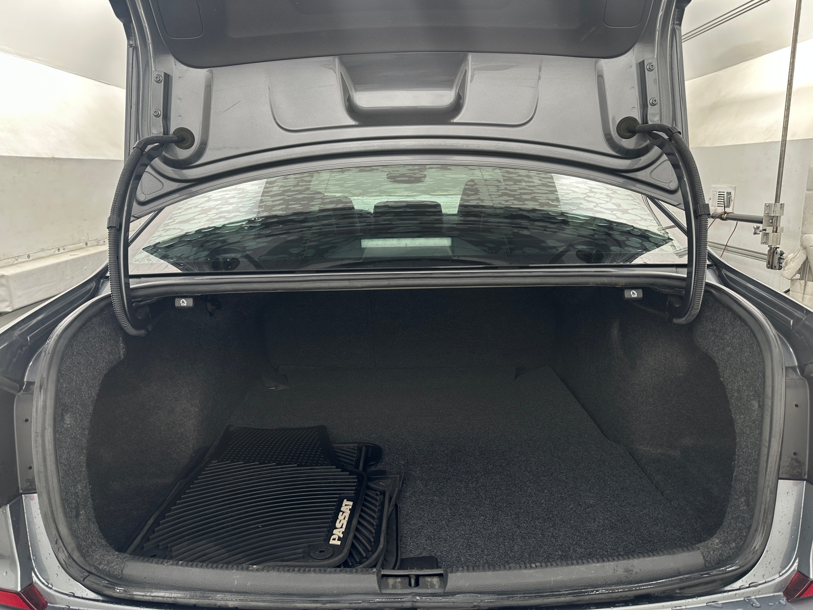 Thumbnail: 2018 Volkswagen Passat - 6