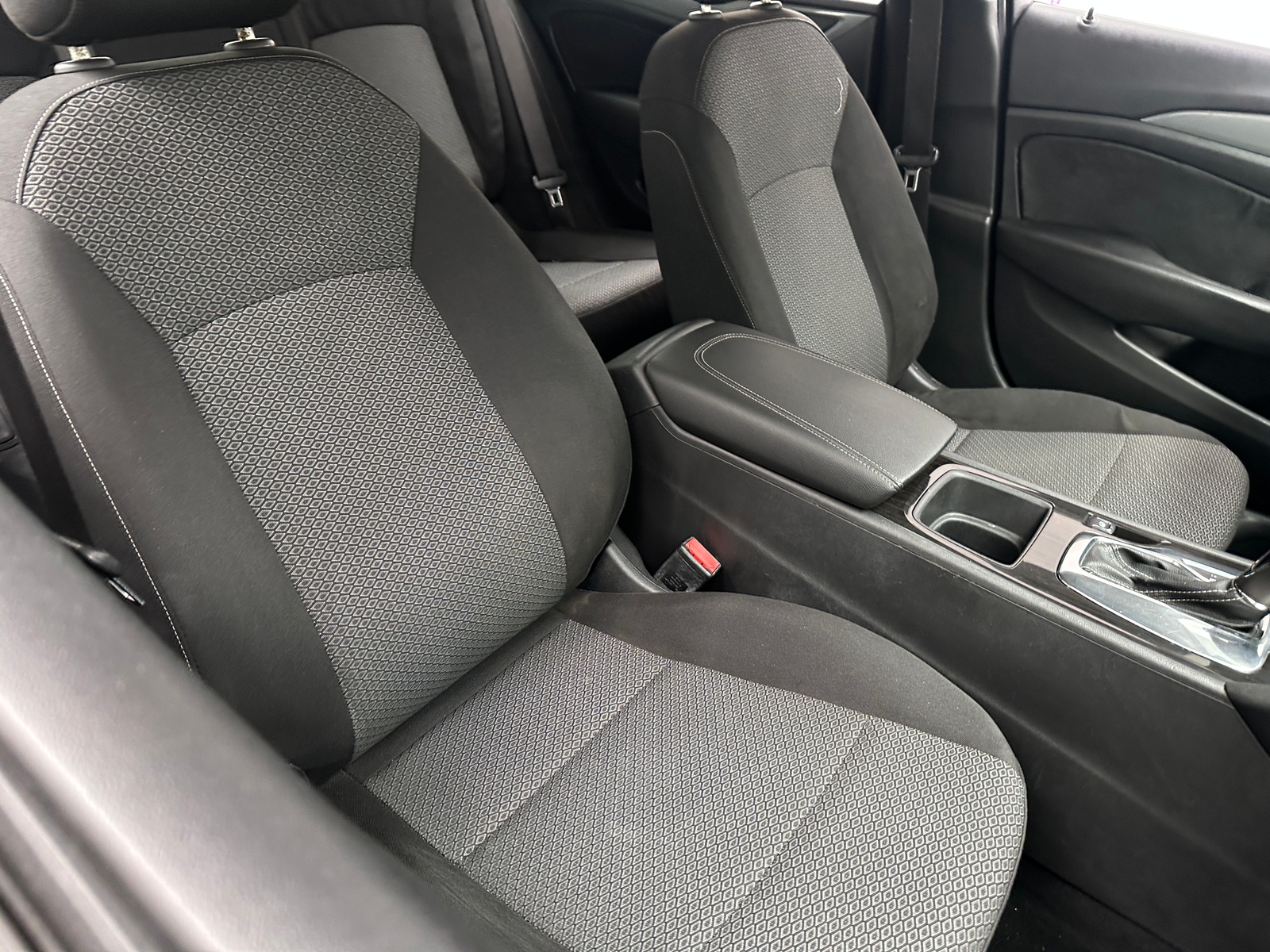 Thumbnail: 2018 Buick Regal - 2