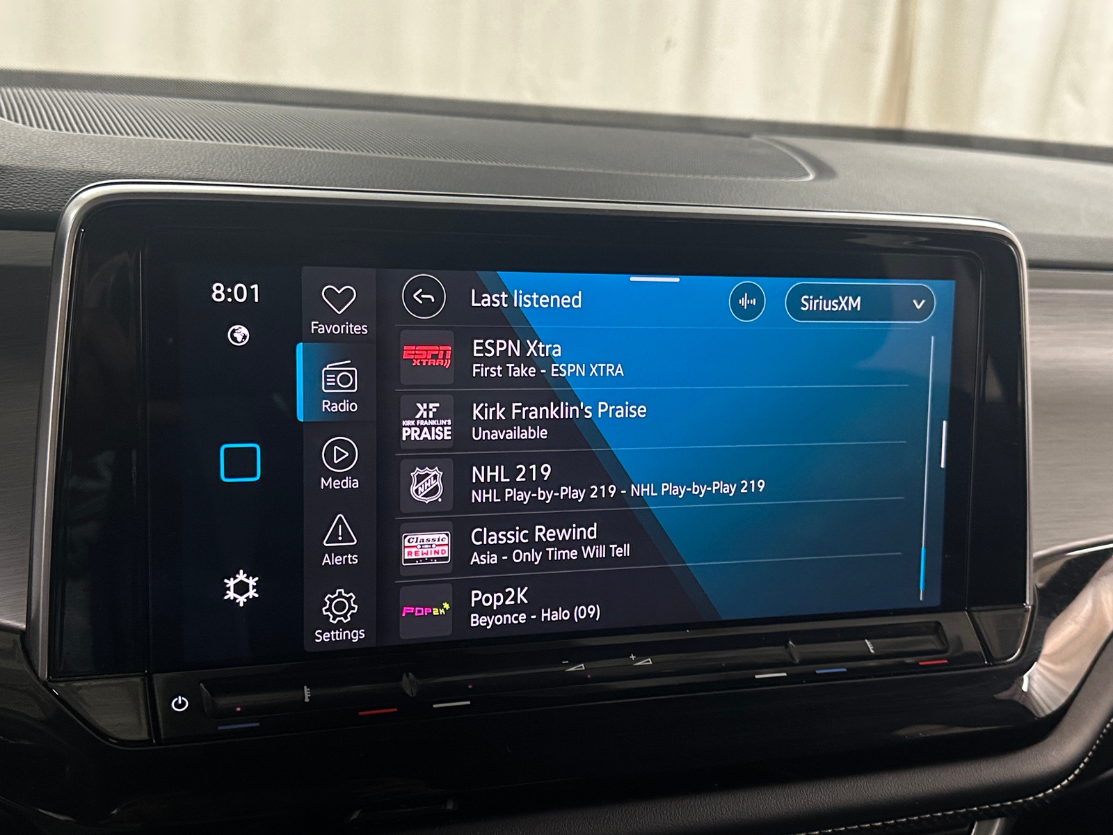 Thumbnail: 2025 Volkswagen Atlas - 3