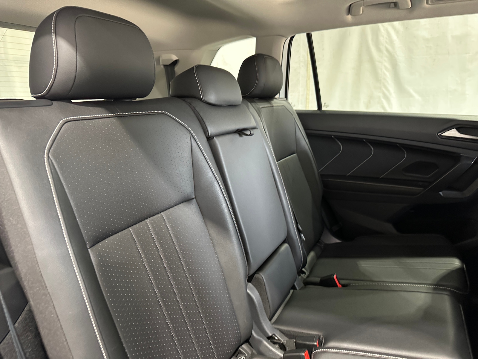 Thumbnail: 2023 Volkswagen Tiguan - 5