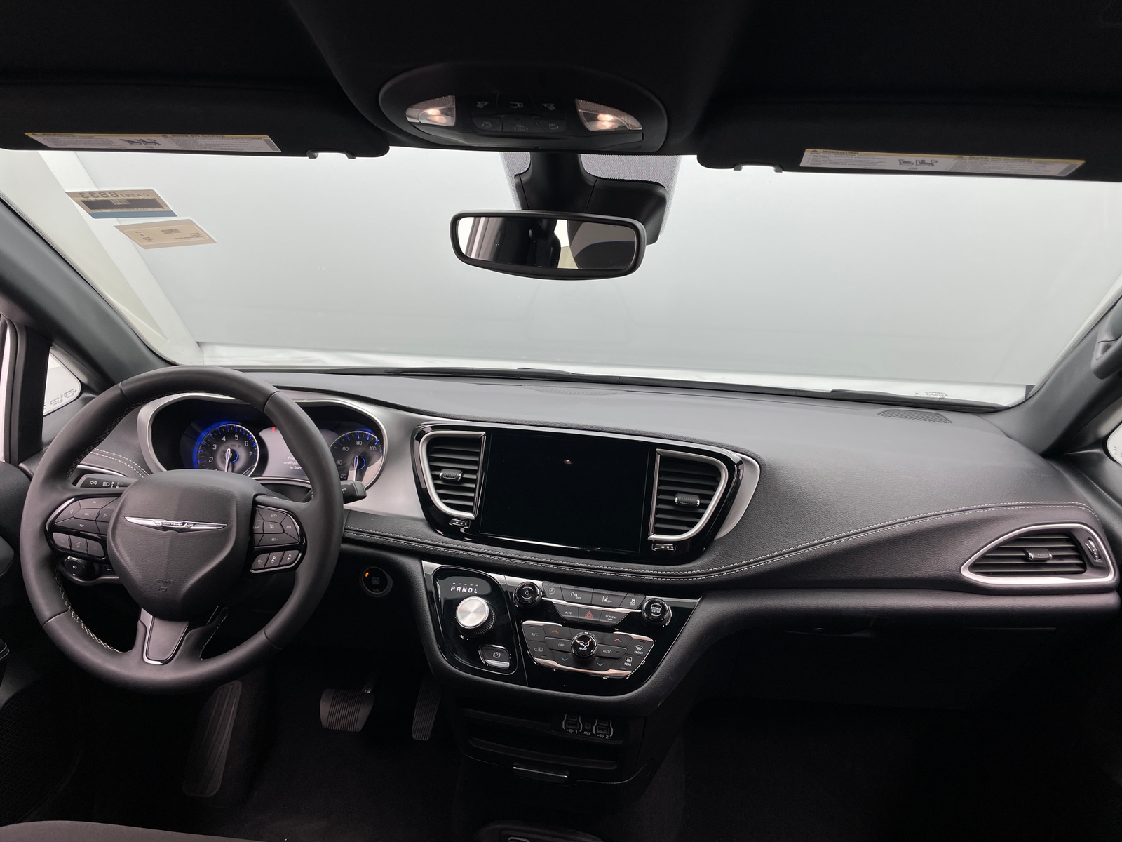 Thumbnail: 2024 Chrysler Pacifica - 3