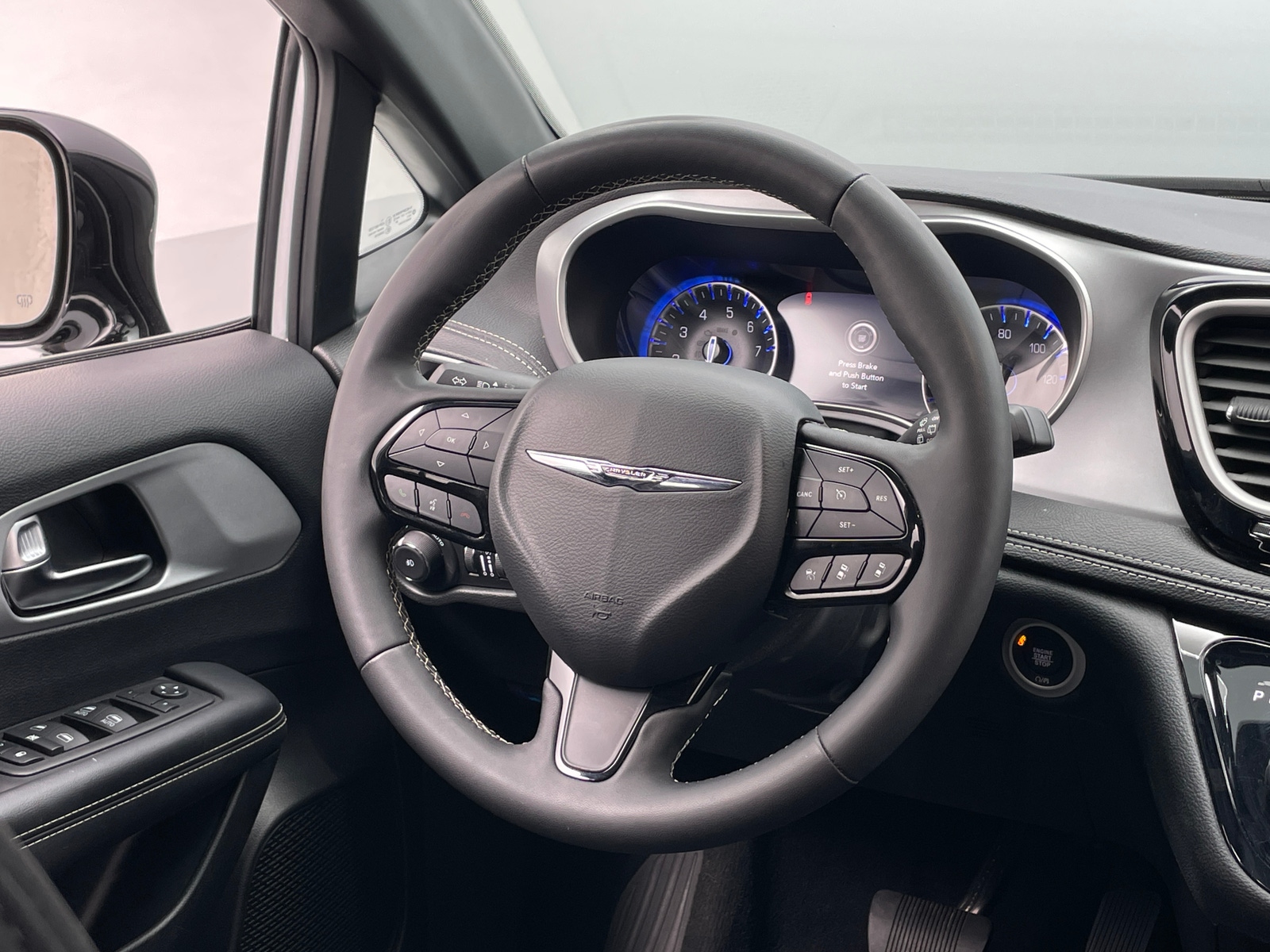 Thumbnail: 2024 Chrysler Pacifica - 5