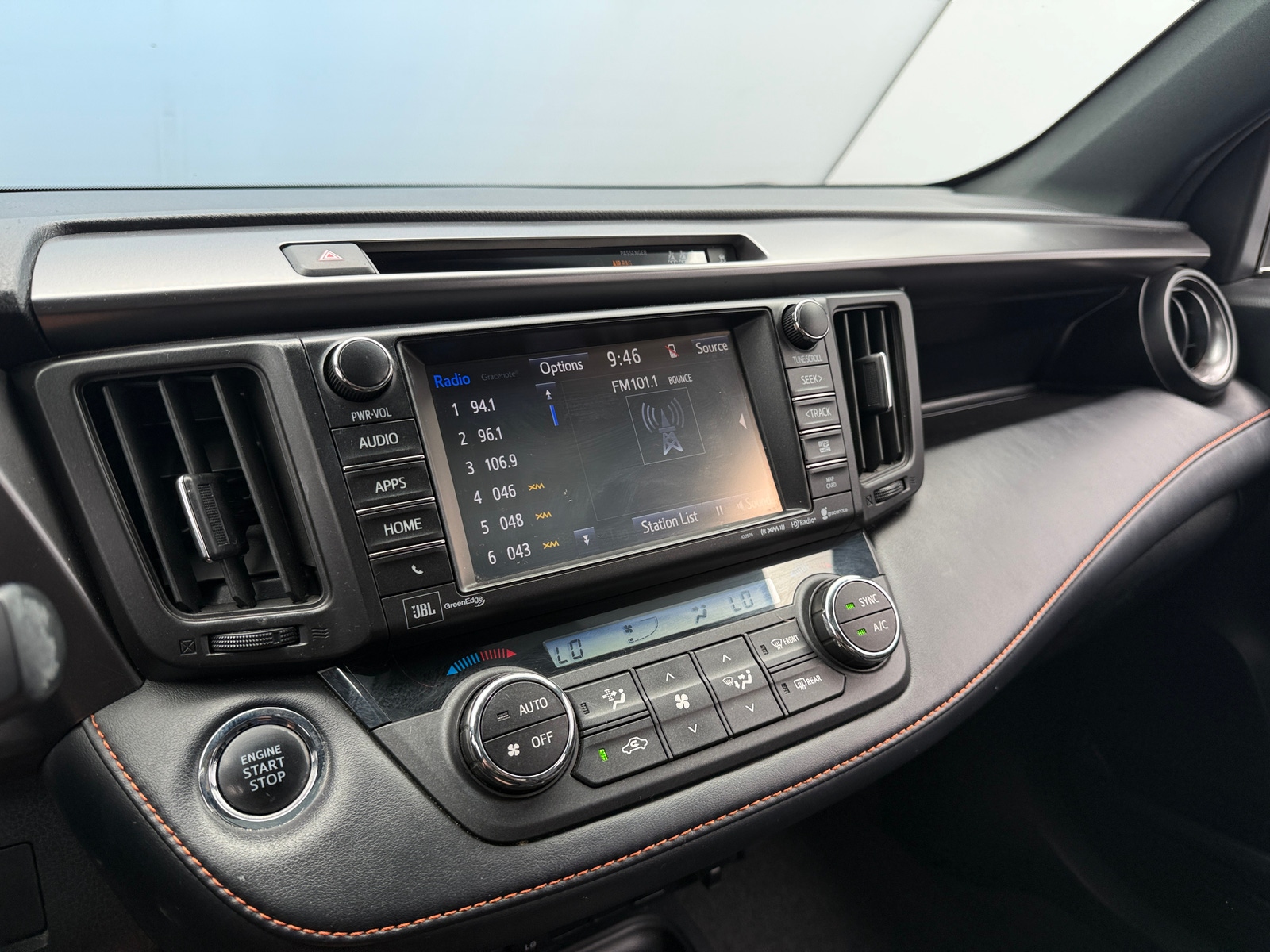 Thumbnail: 2018 Toyota RAV4 - 3