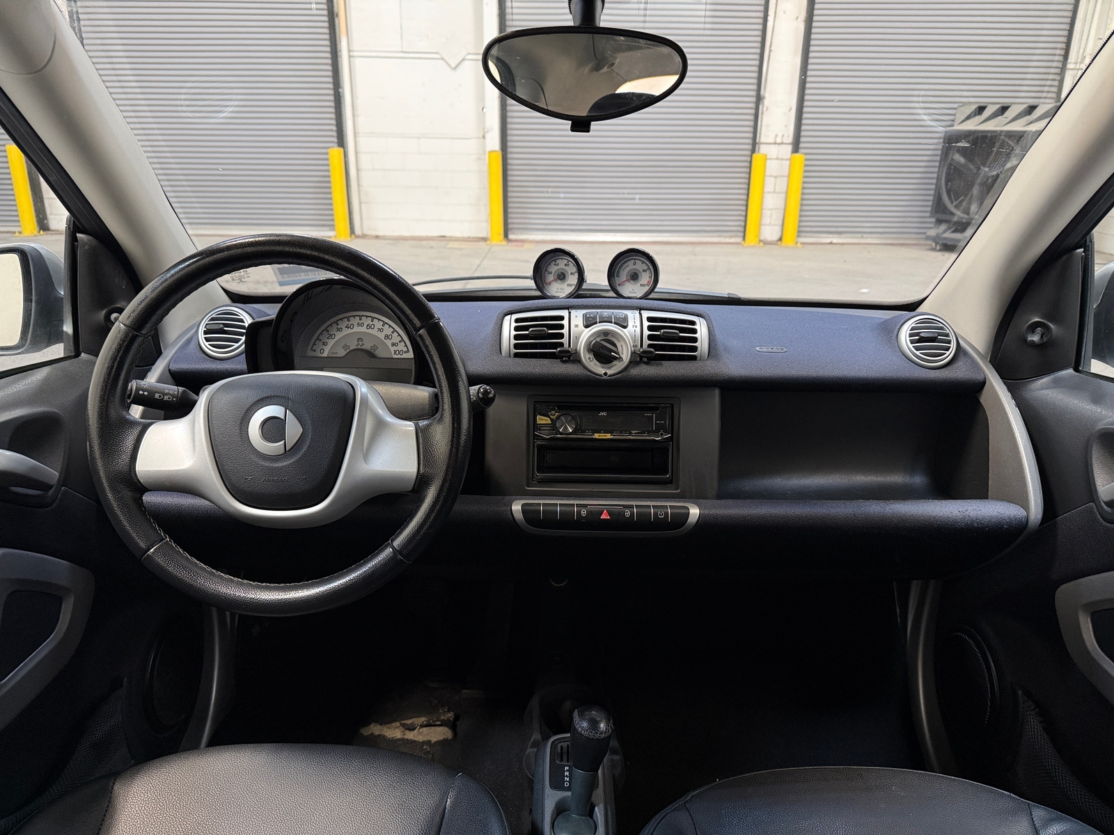 Thumbnail: 2015 smart fortwo - 3