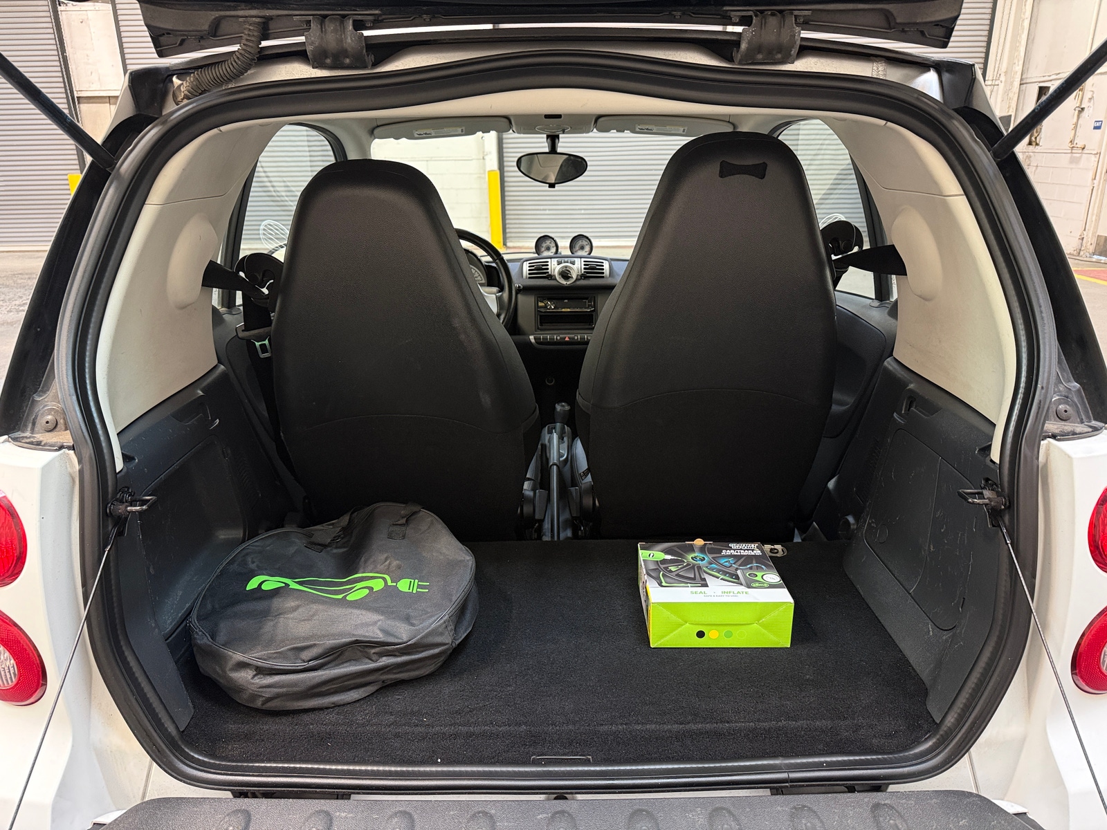 Thumbnail: 2015 smart fortwo - 6