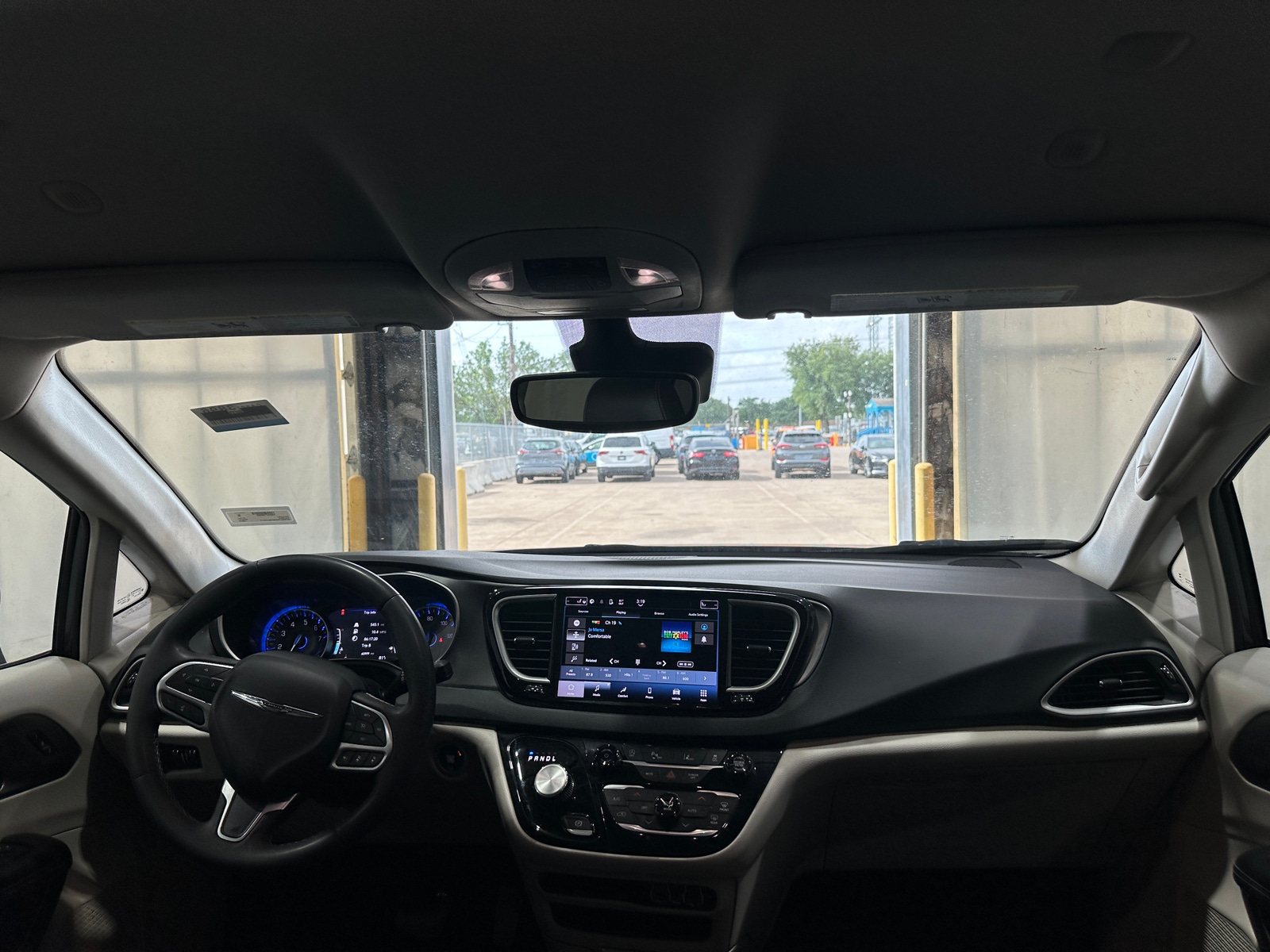 Thumbnail: 2023 Chrysler Pacifica - 2