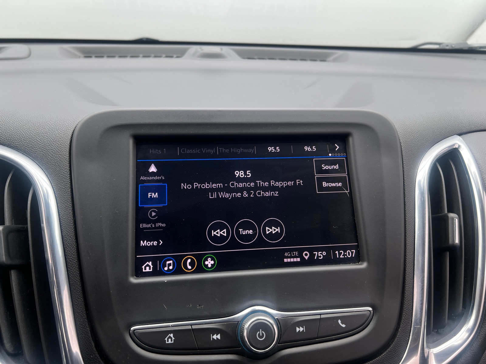 Thumbnail: 2023 Chevrolet Equinox - 4