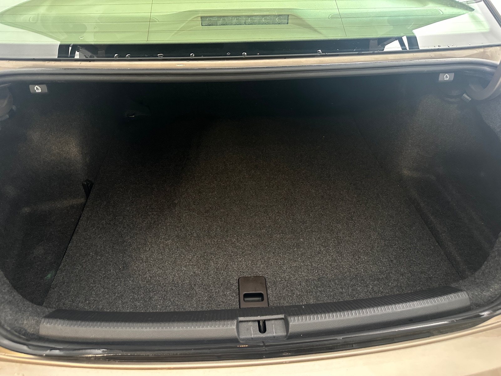 Thumbnail: 2016 Volkswagen Passat - 6