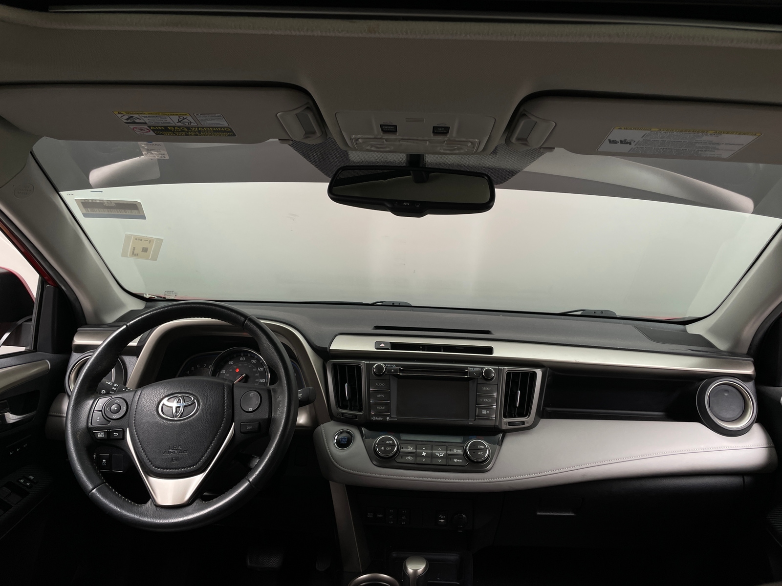 Thumbnail: 2015 Toyota RAV4 - 2