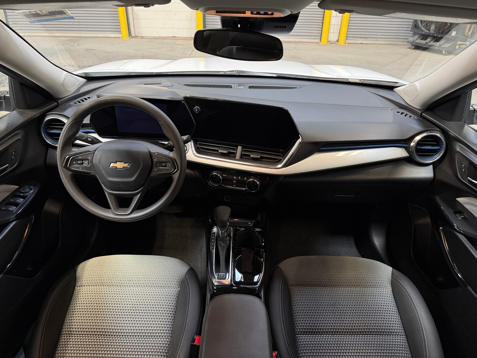 Thumbnail: 2025 Chevrolet Trax - 3