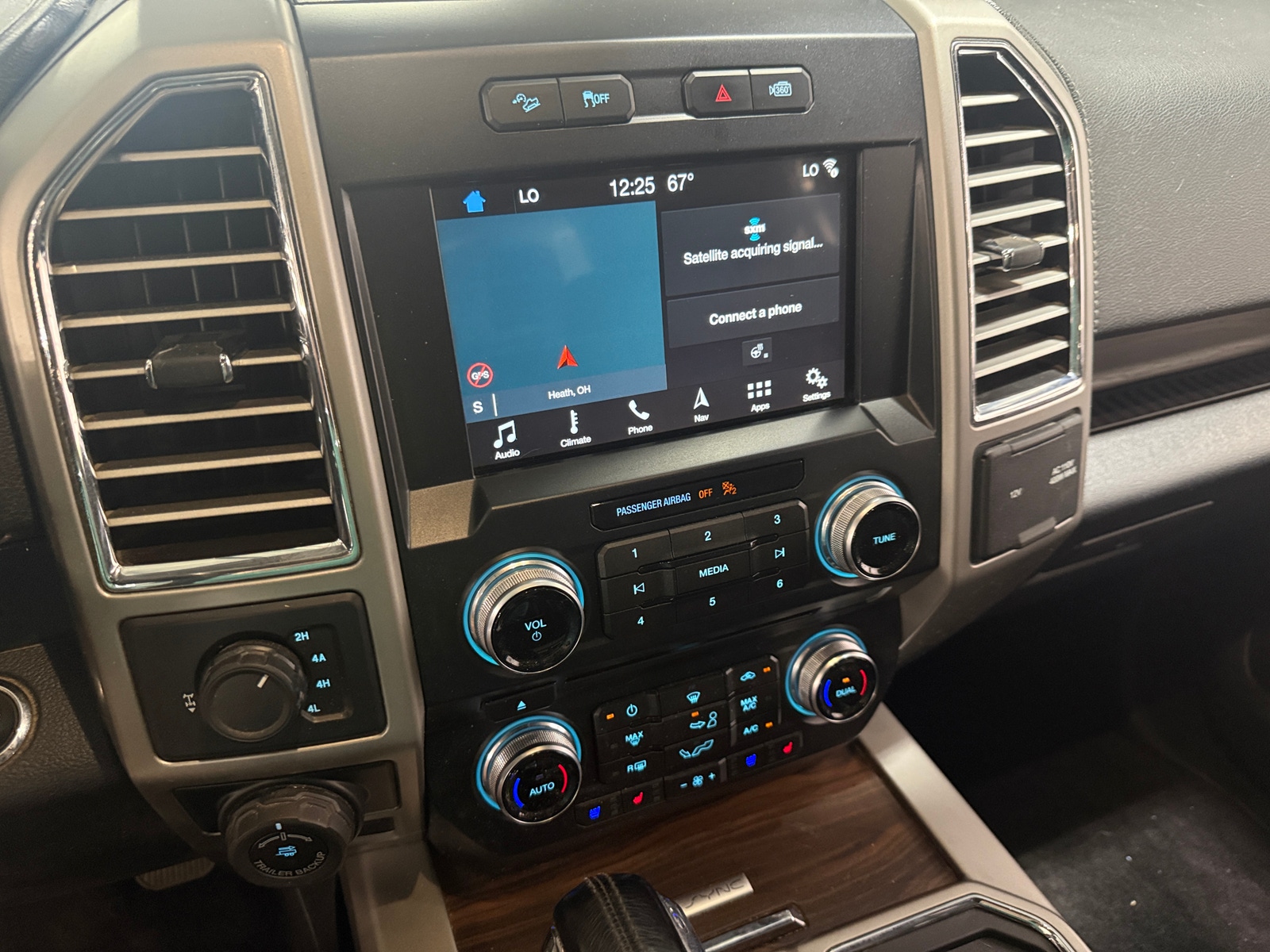 Thumbnail: 2016 Ford Econoline - 3