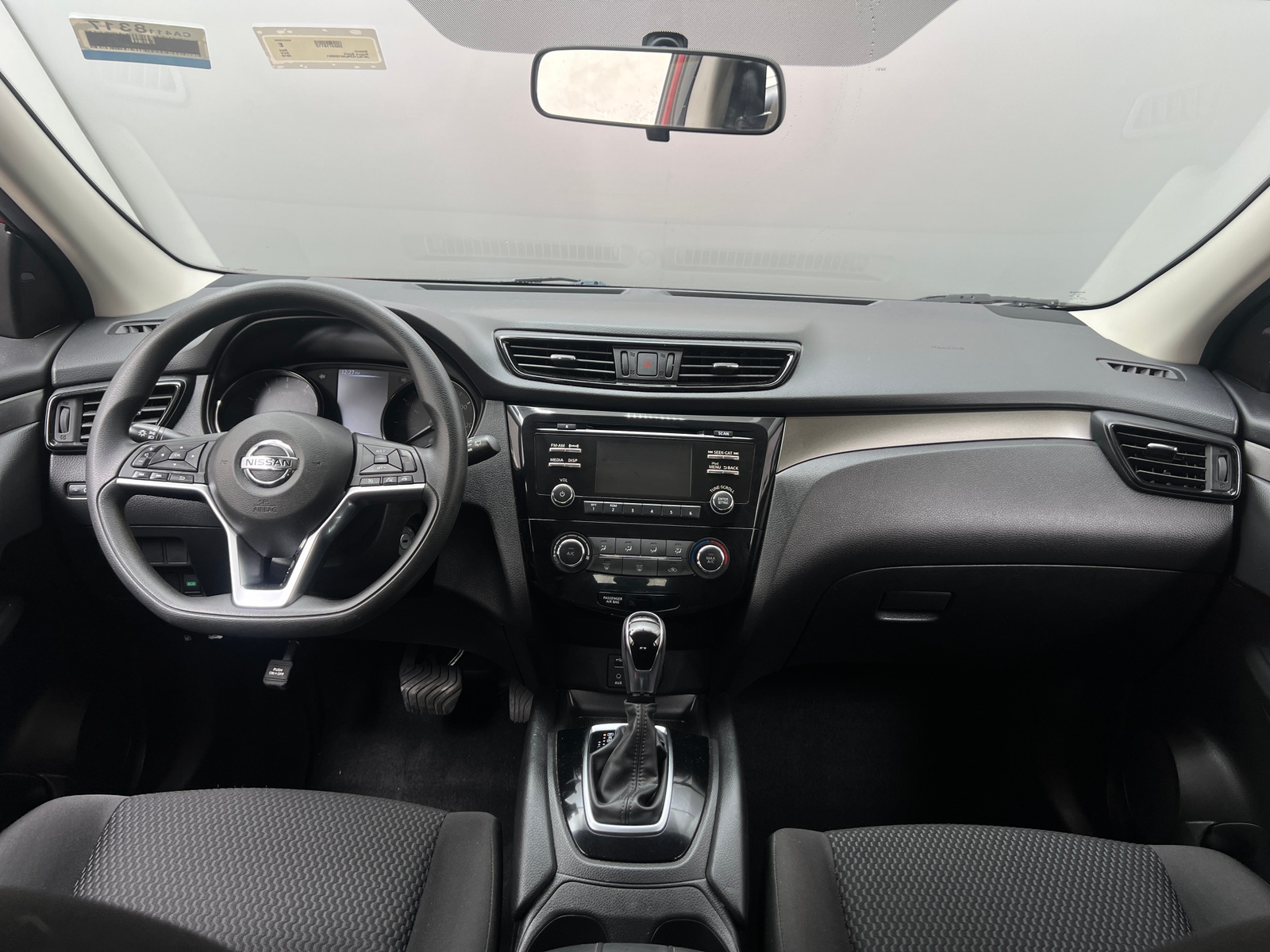 Thumbnail: 2018 Nissan Rogue Sport - 3