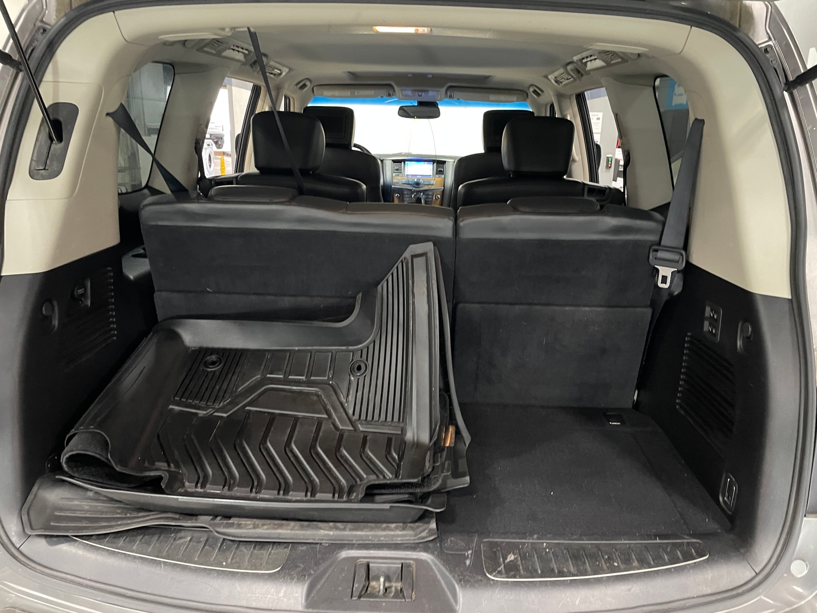 Thumbnail: 2014 INFINITI QX80 - 6