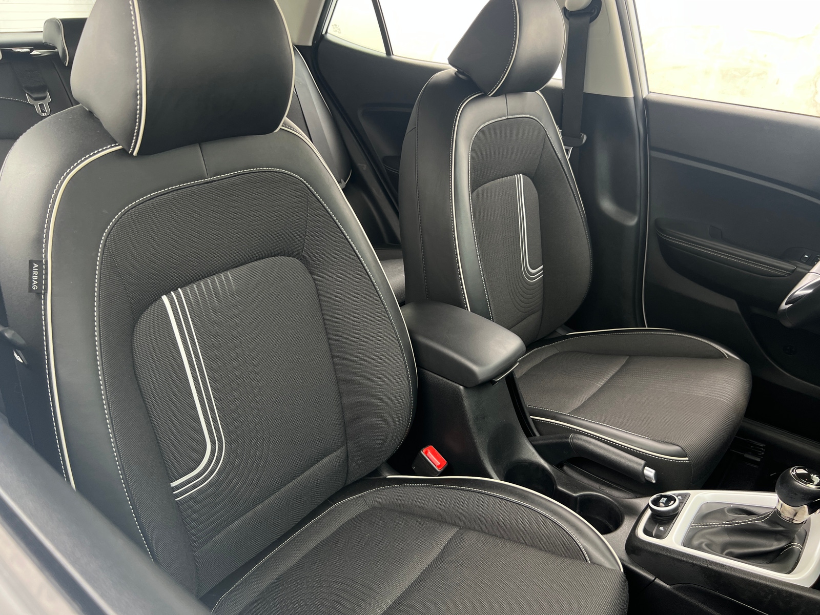 Thumbnail: 2022 Hyundai Venue - 2