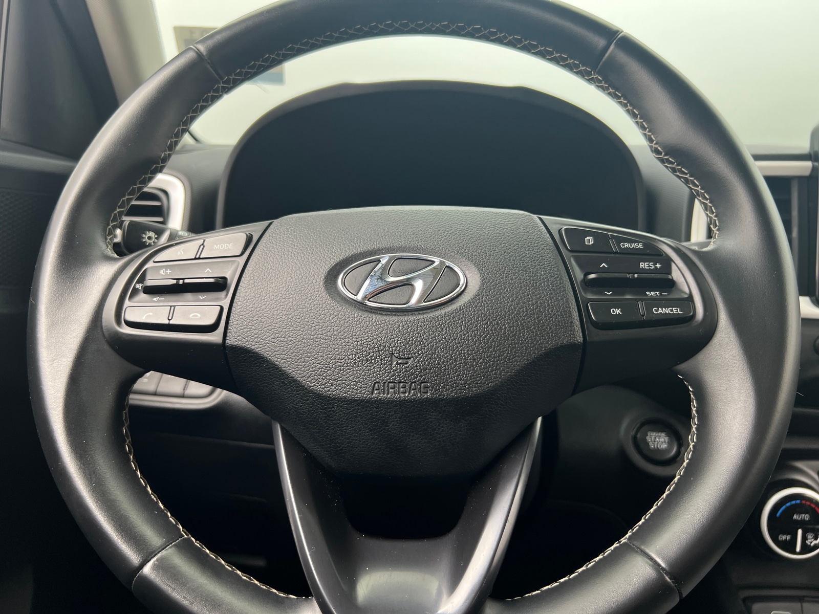 Thumbnail: 2022 Hyundai Venue - 5