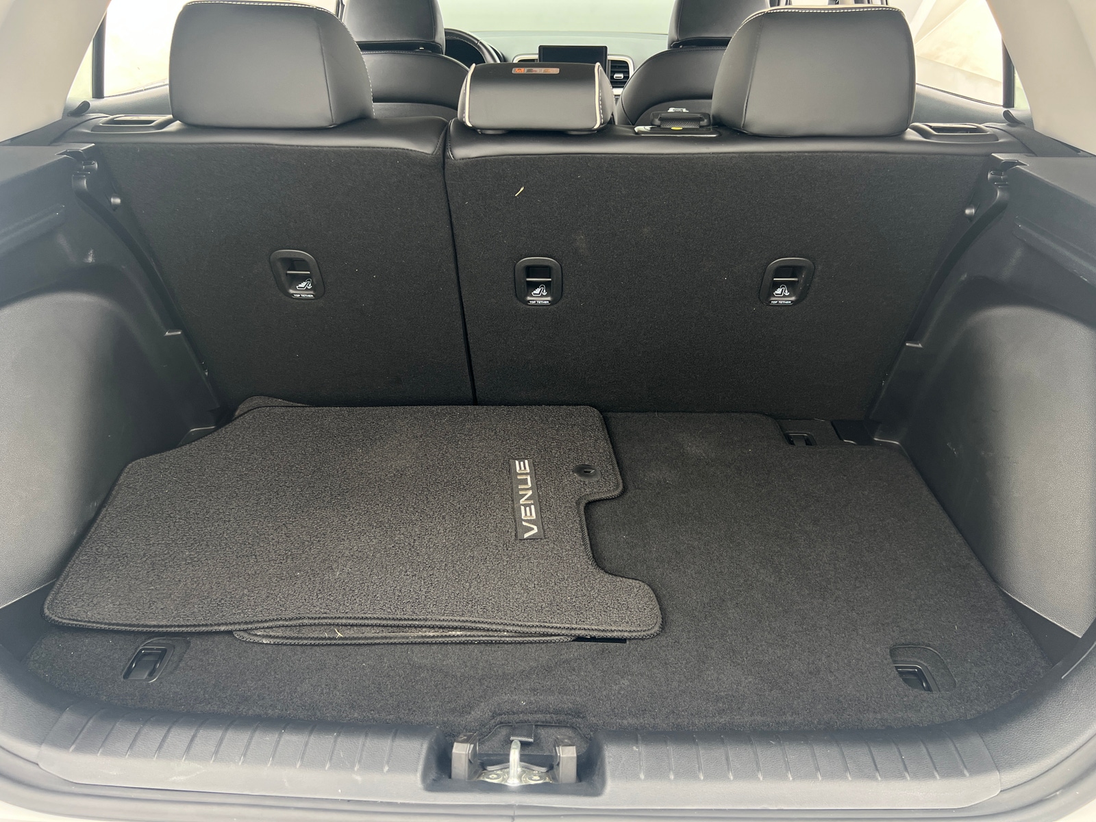 Thumbnail: 2022 Hyundai Venue - 7