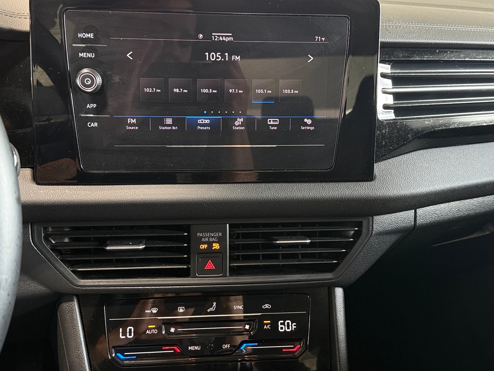 Thumbnail: 2025 Volkswagen Jetta - 4