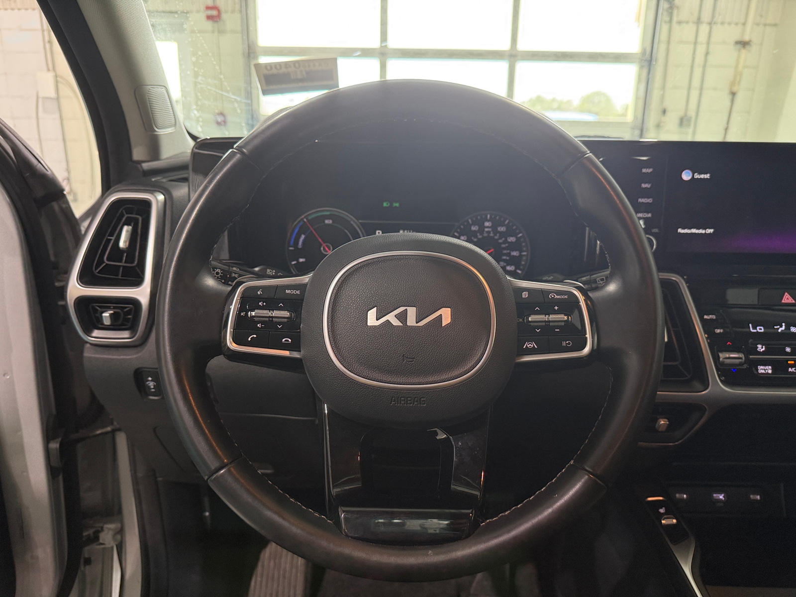 Thumbnail: 2022 Kia Sorento - 4