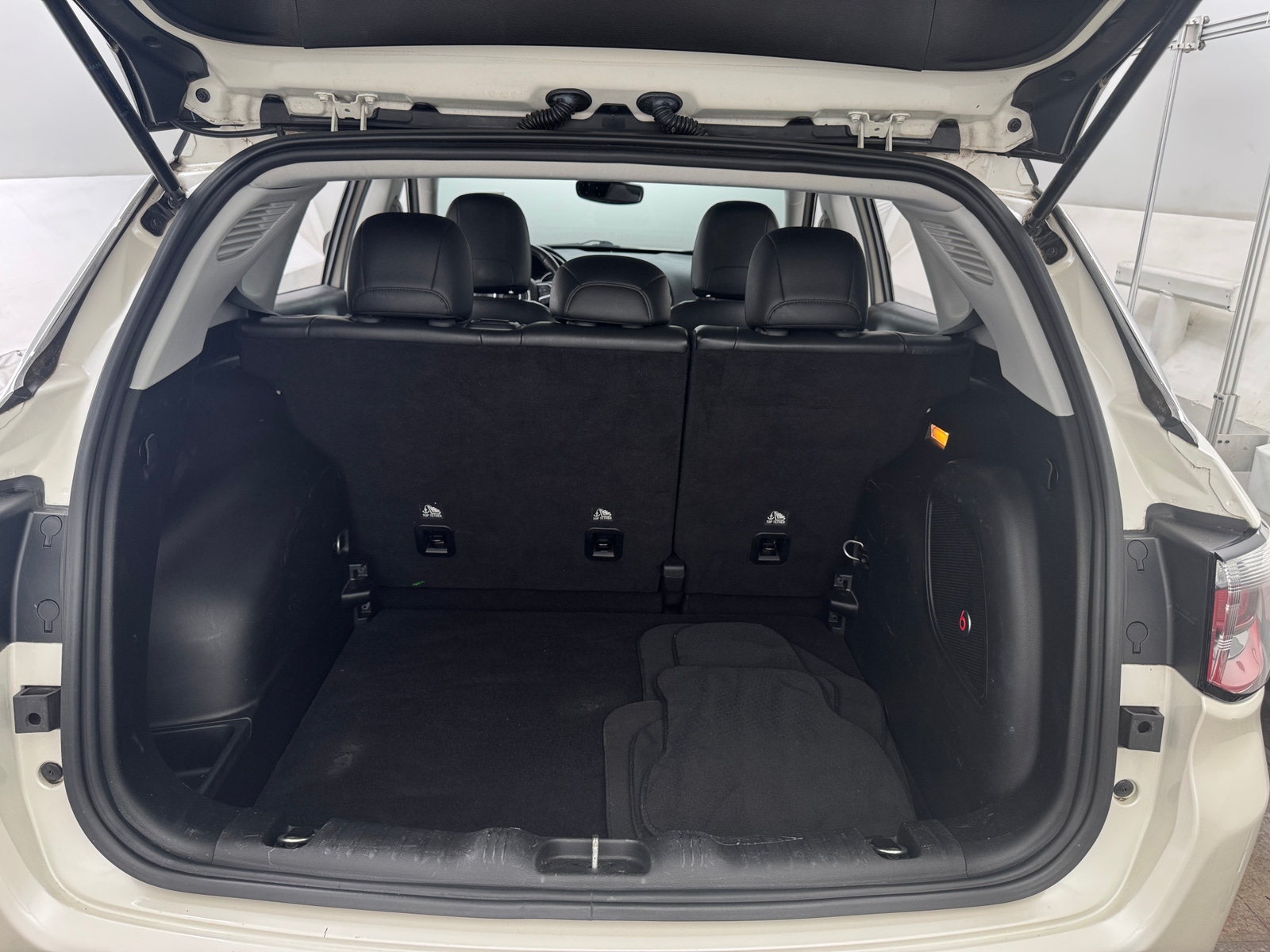 Thumbnail: 2018 Jeep Compass - 6