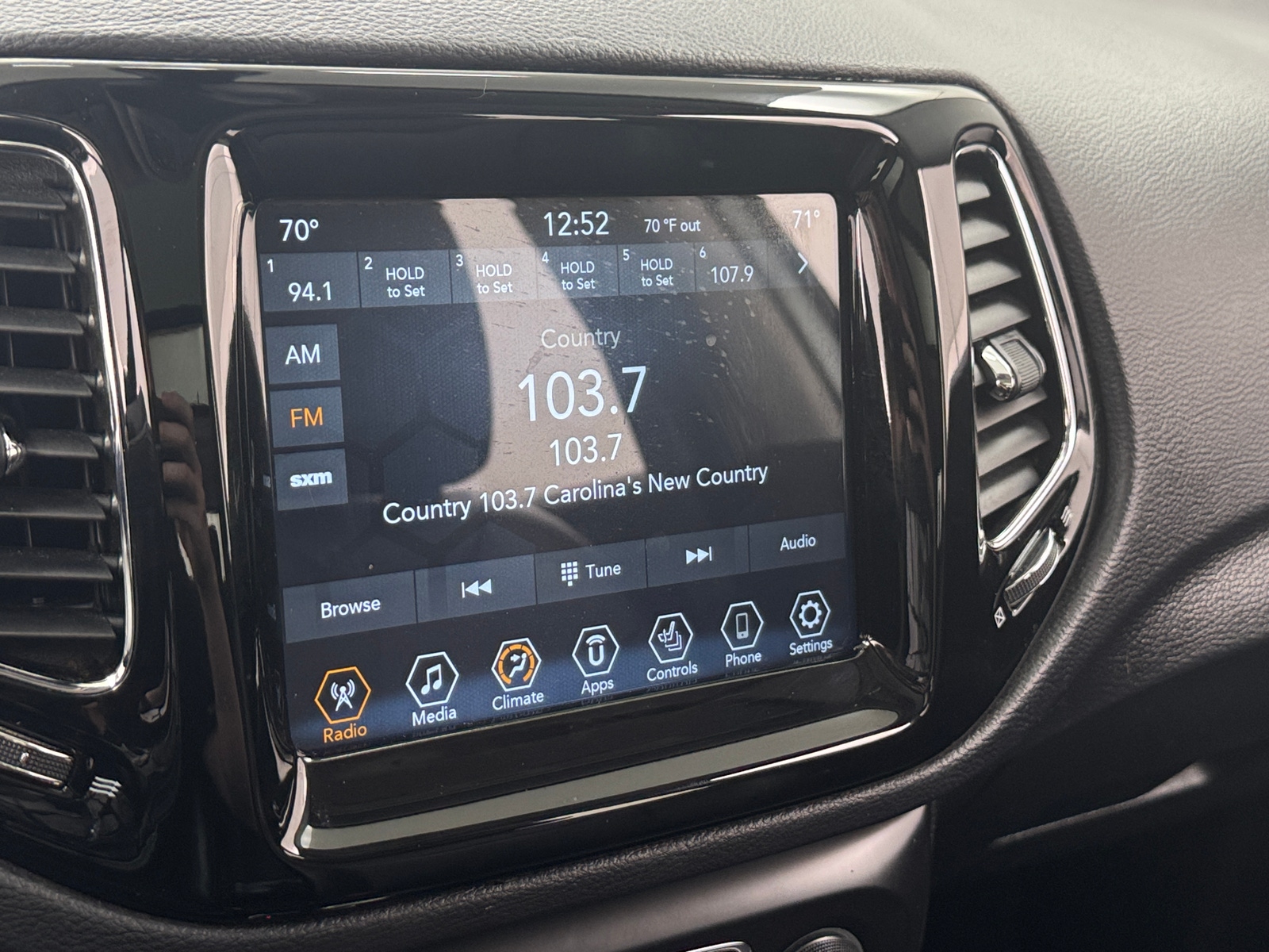 Thumbnail: 2018 Jeep Compass - 3