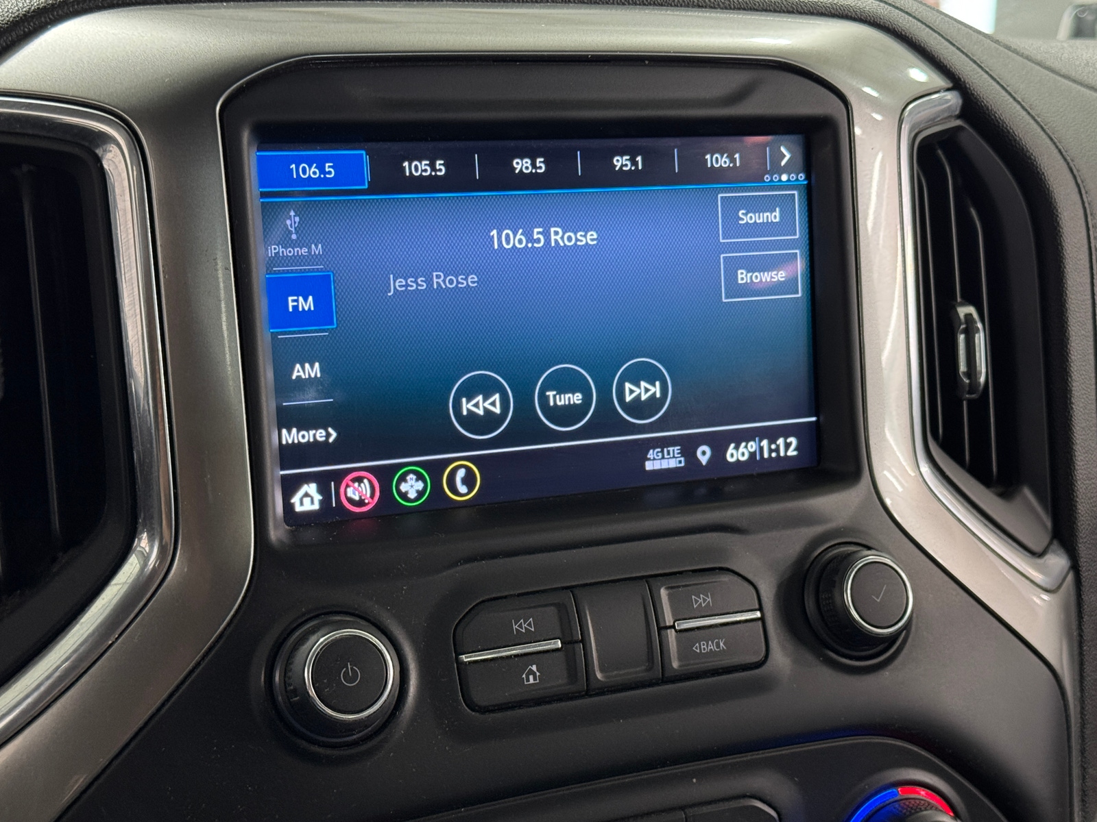 Thumbnail: 2019 Chevrolet Silverado 1500 - 4