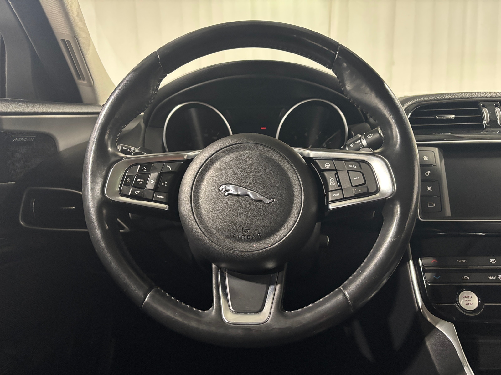 Thumbnail: 2018 Jaguar XE - 4