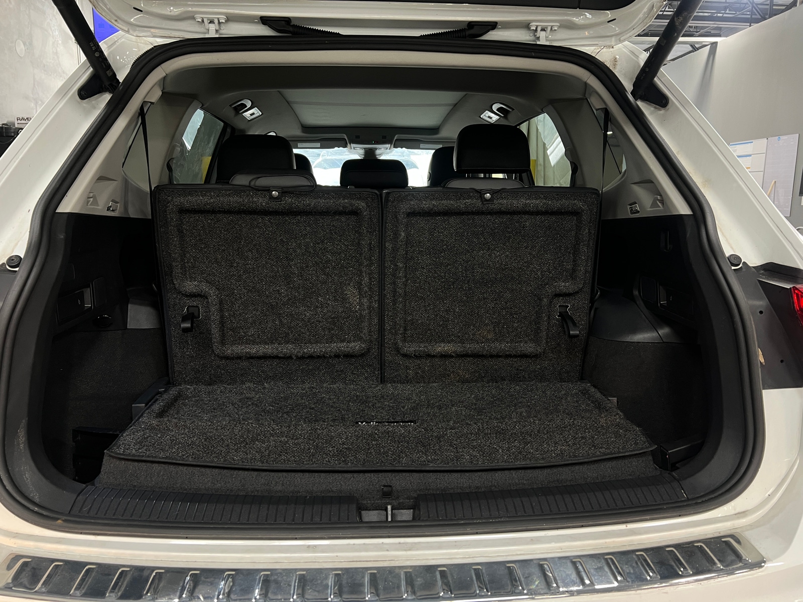 Thumbnail: 2022 Volkswagen Tiguan - 6