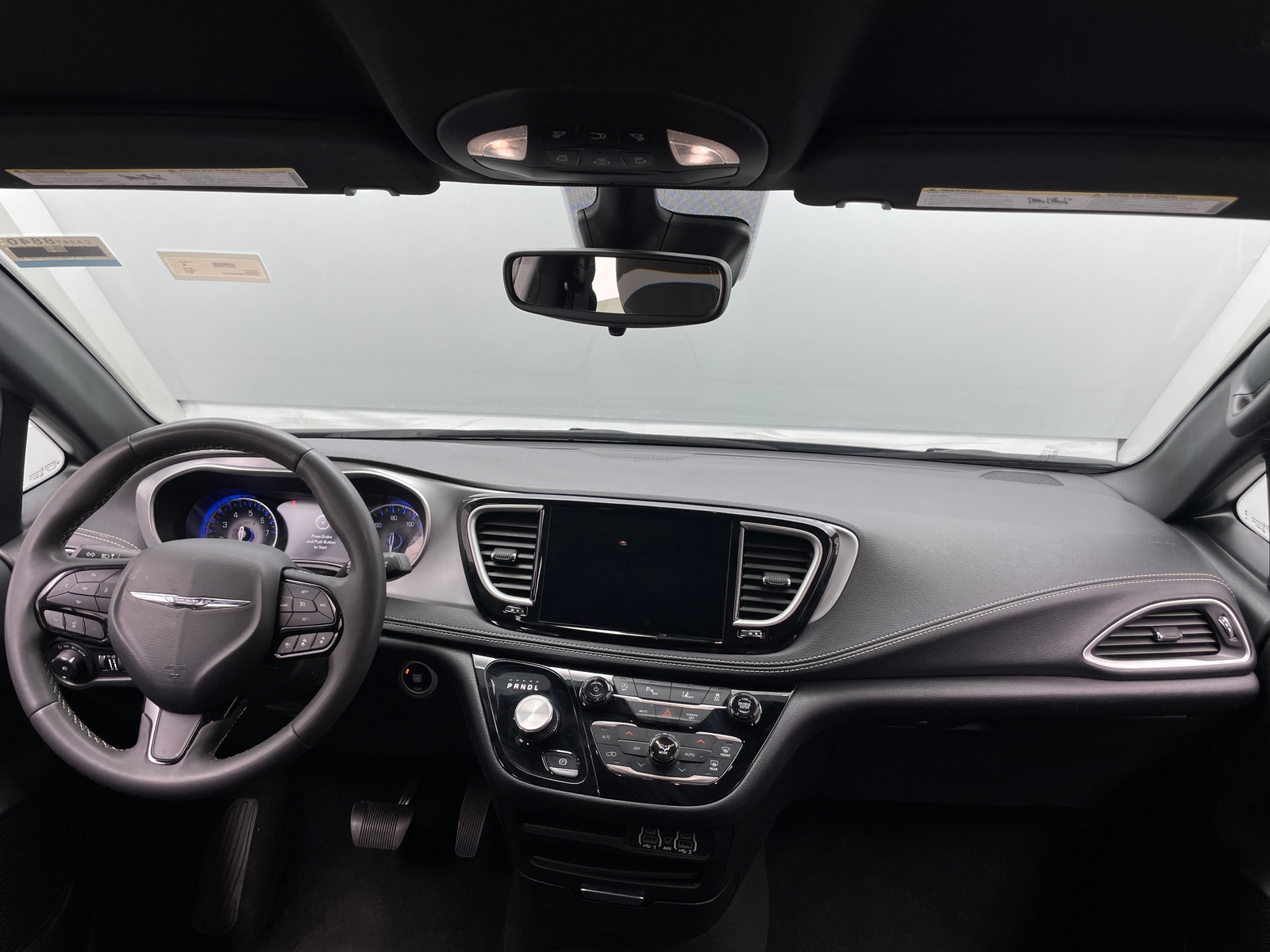 Thumbnail: 2024 Chrysler Pacifica - 3