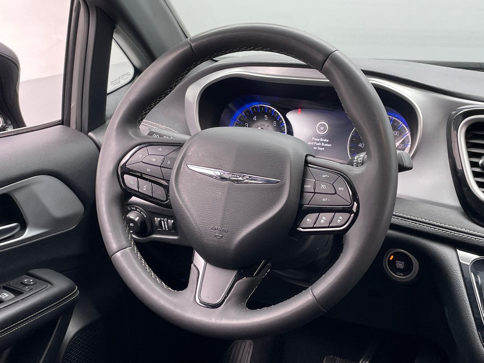 Thumbnail: 2024 Chrysler Pacifica - 5