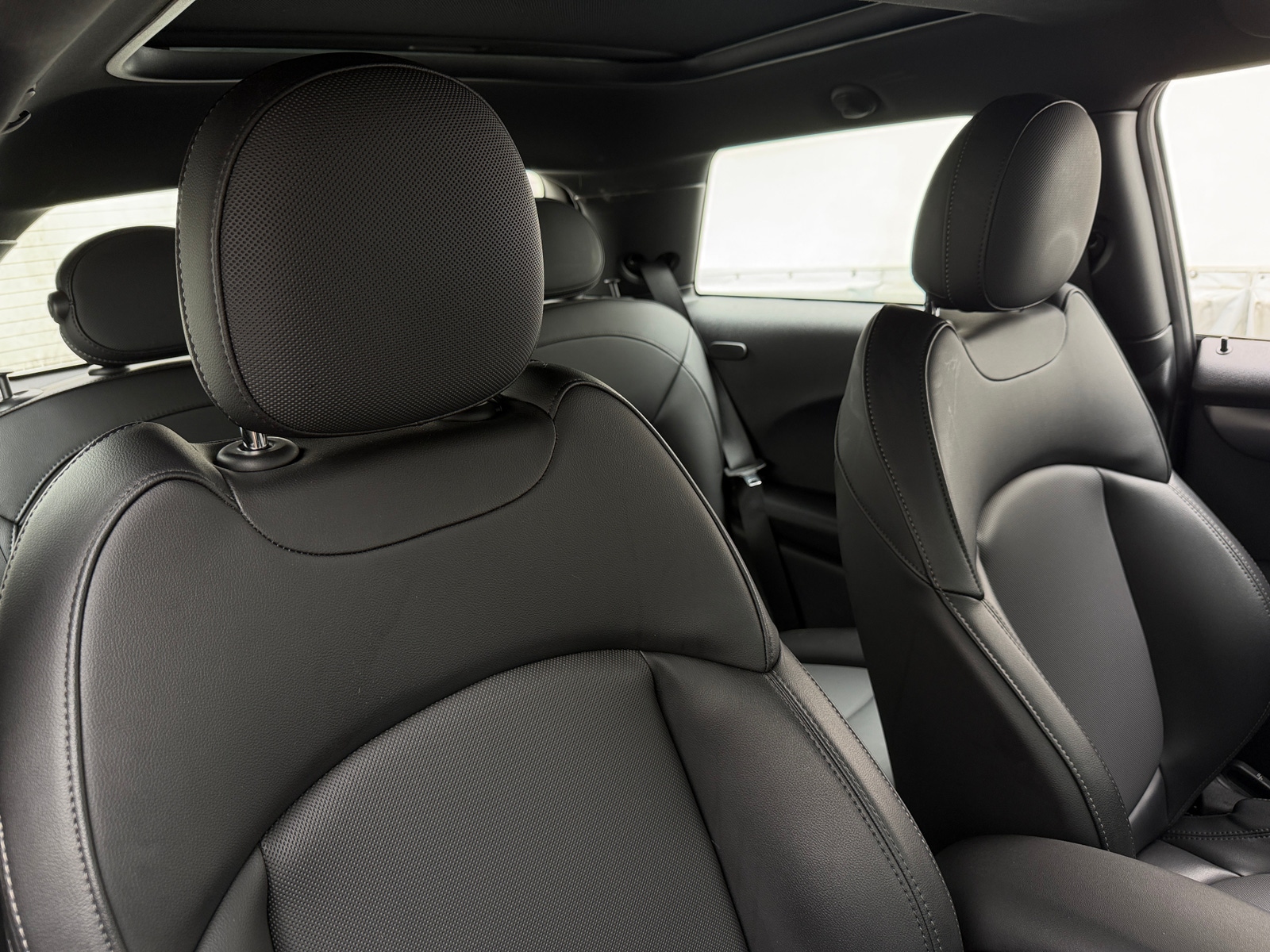 Thumbnail: 2022 MINI Cooper Hardtop - 2