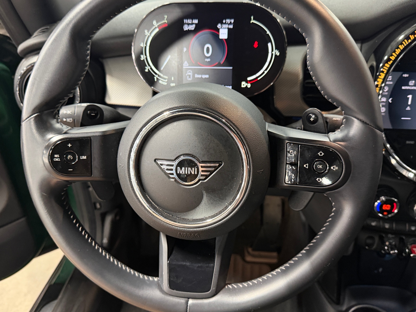 Thumbnail: 2022 MINI Cooper Hardtop - 5