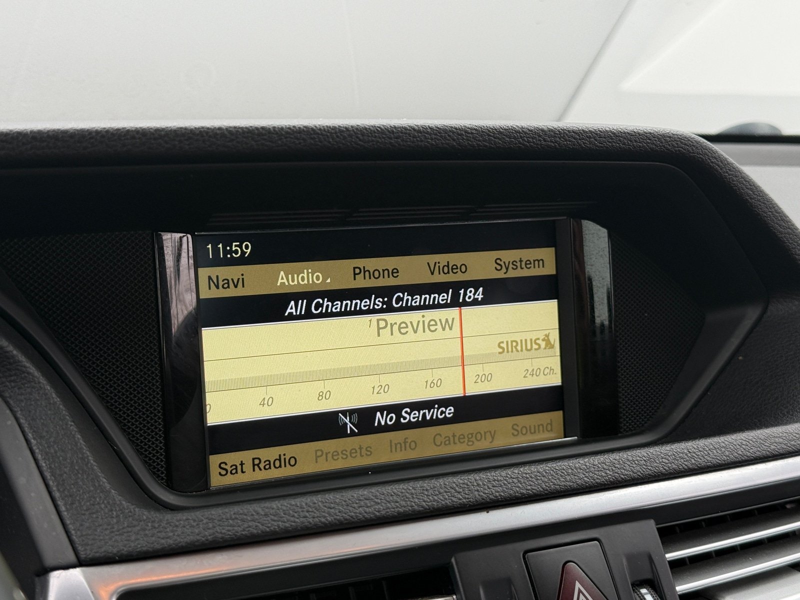 Thumbnail: 2011 Mercedes-Benz E-Class - 3