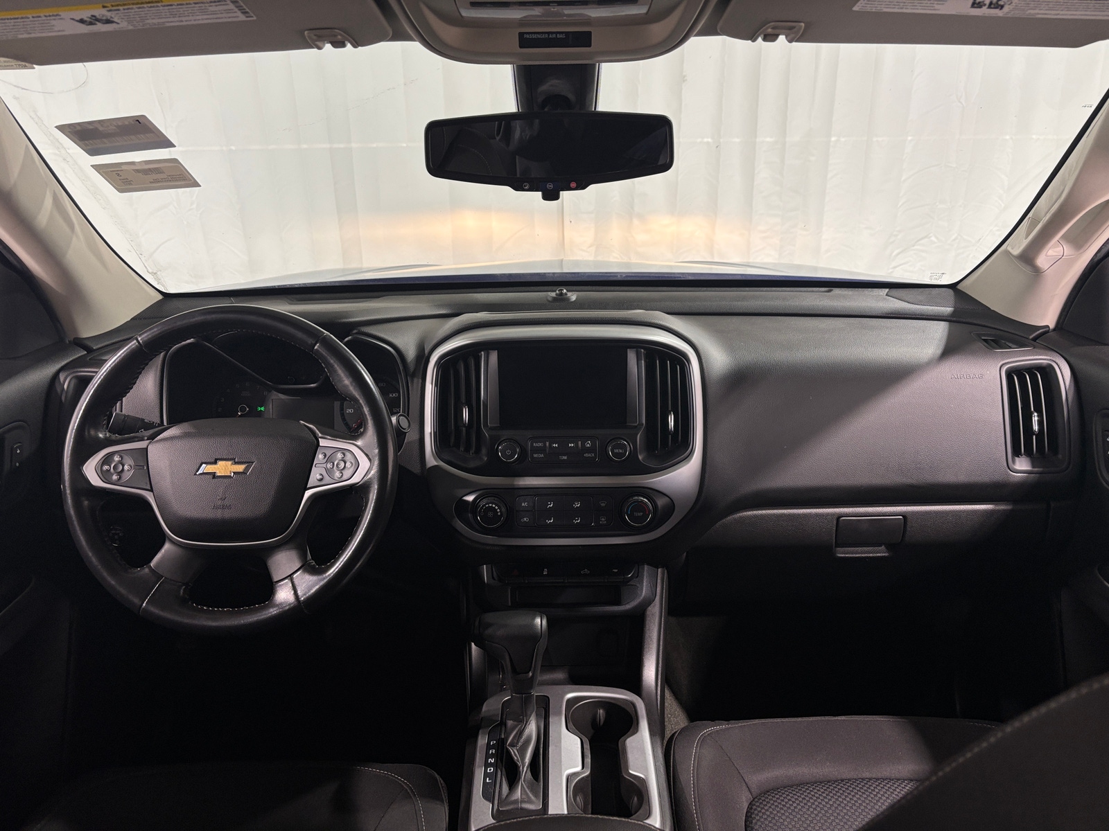 Thumbnail: 2017 Chevrolet Colorado - 3