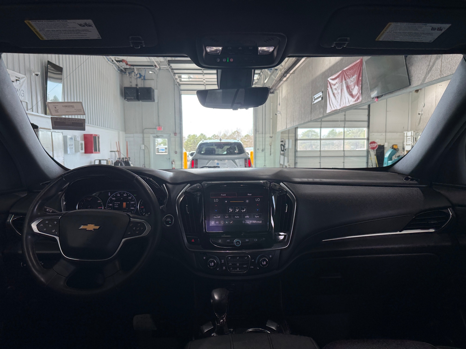 Thumbnail: 2023 Chevrolet Traverse - 2